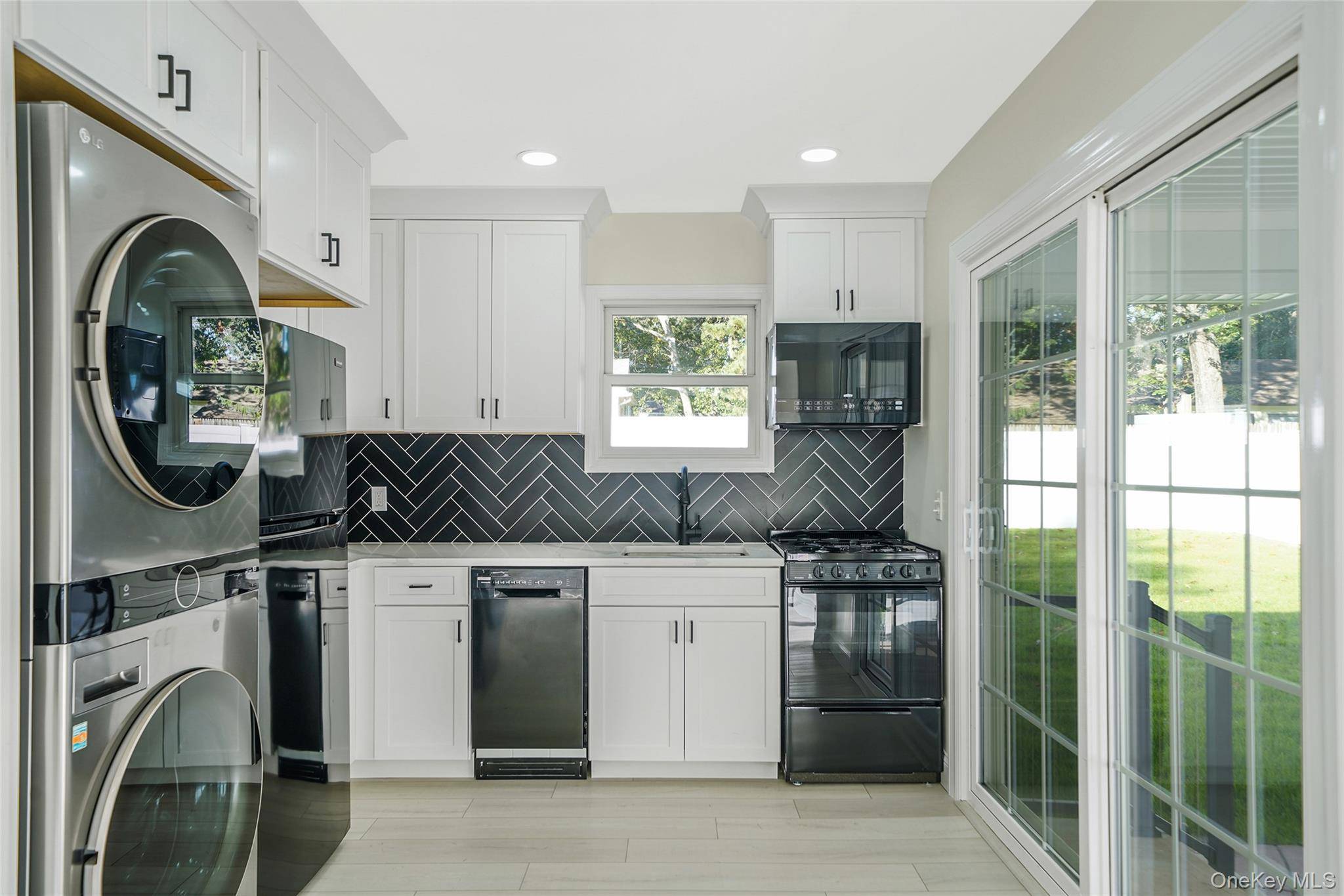 93 Royal AVE, Flanders, NY 11901