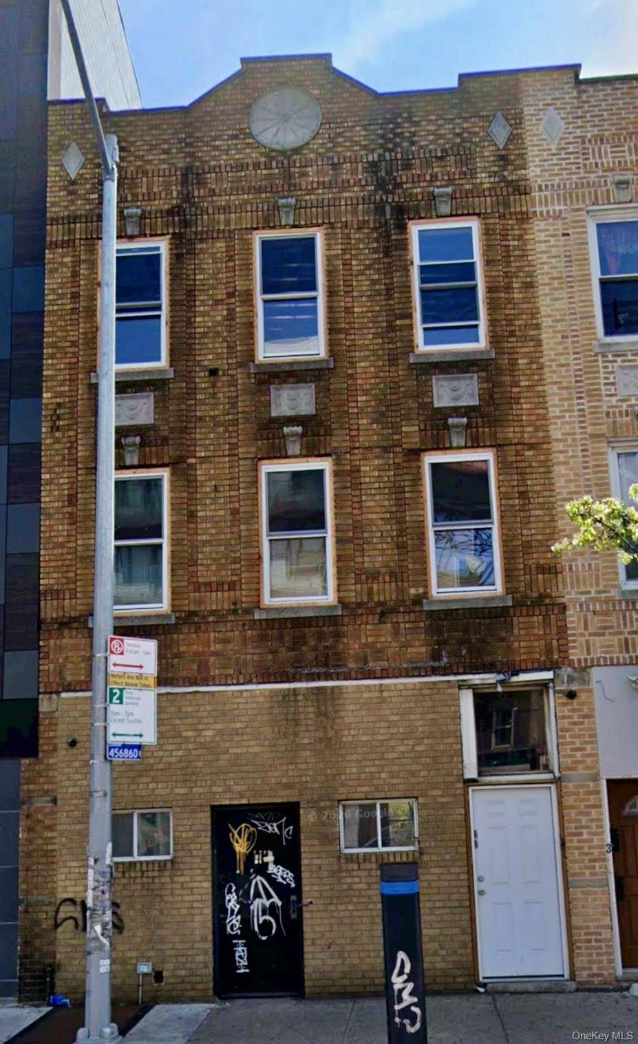 105-16 northern boulevard BLVD, Corona, NY 11368