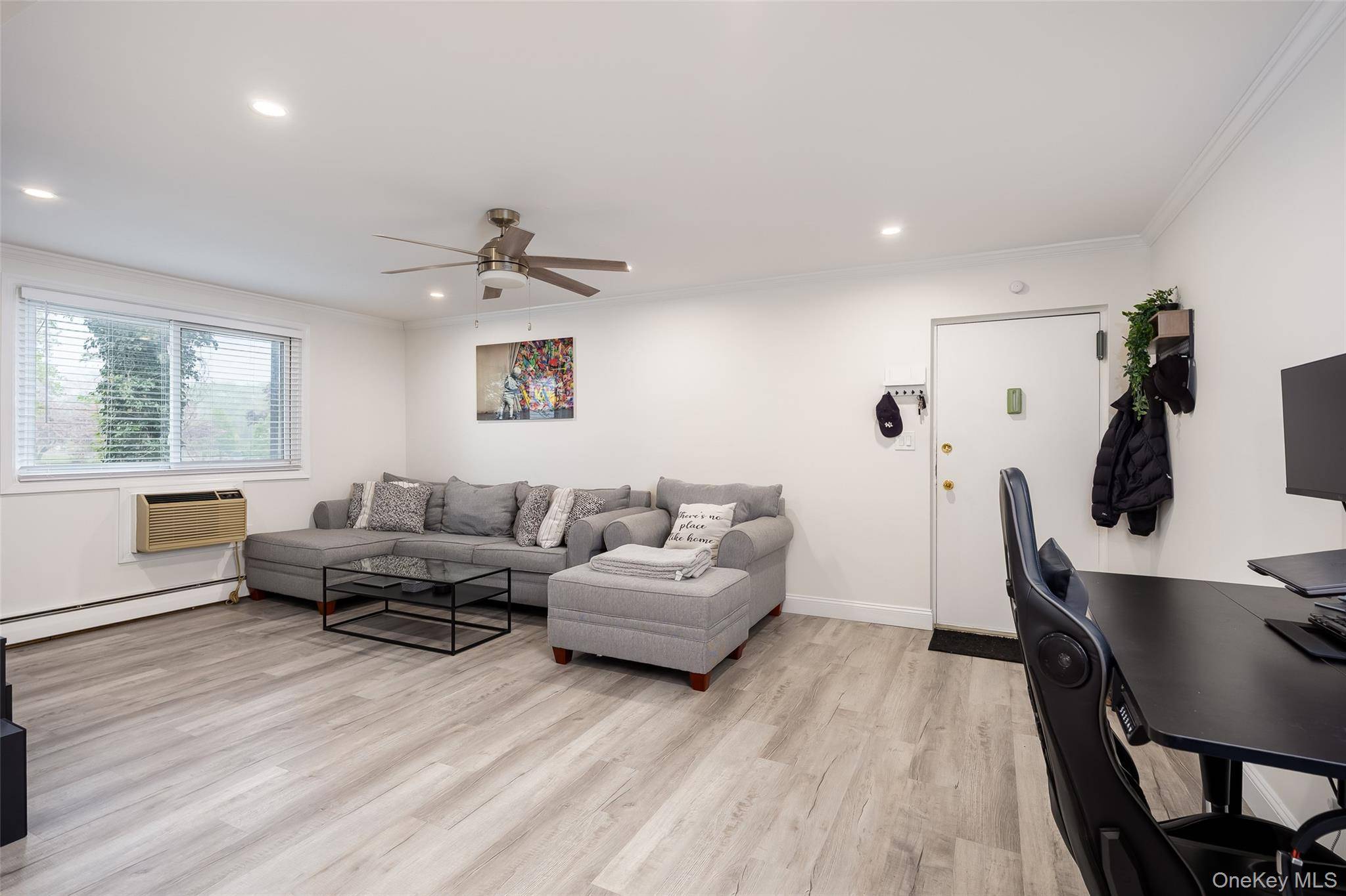 200 Merrick RD #F, Amityville, NY 11701