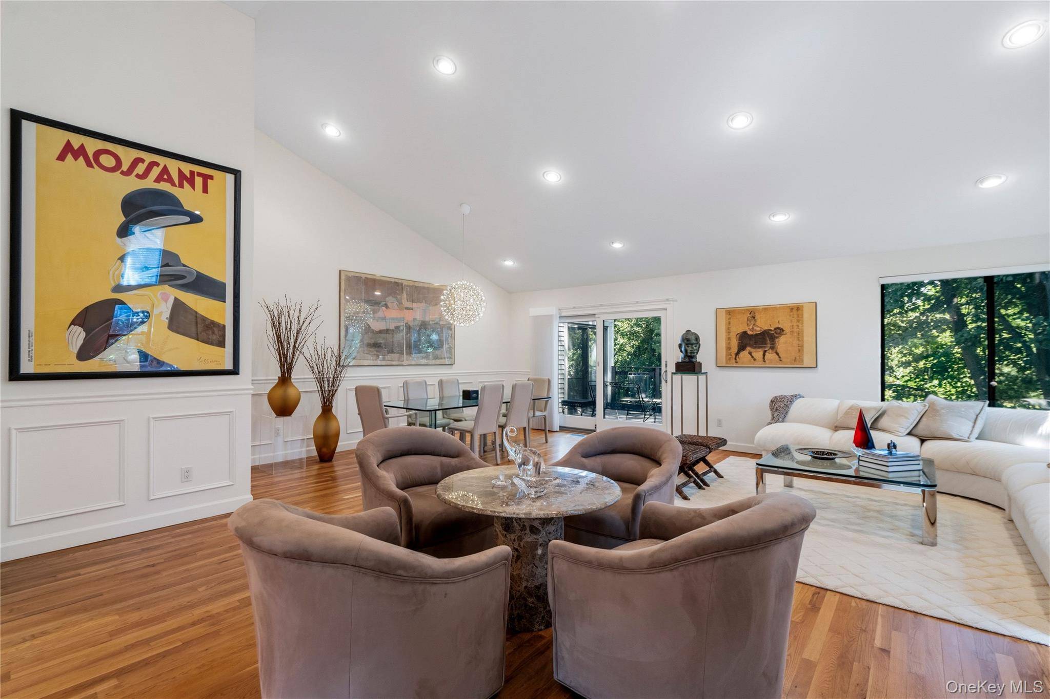 265 Sparrow DR #265, Manhasset, NY 11030