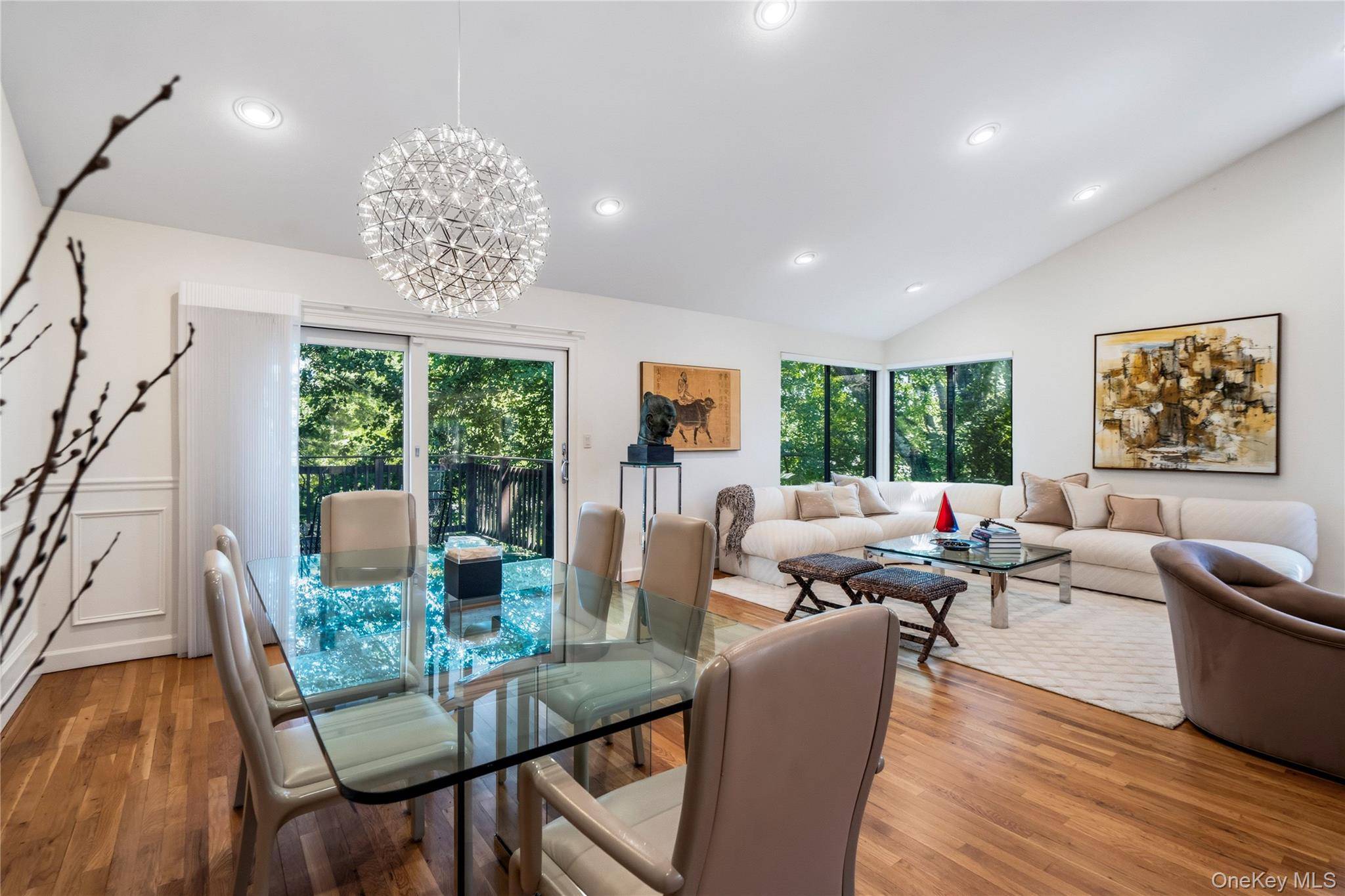 265 Sparrow DR #265, Manhasset, NY 11030