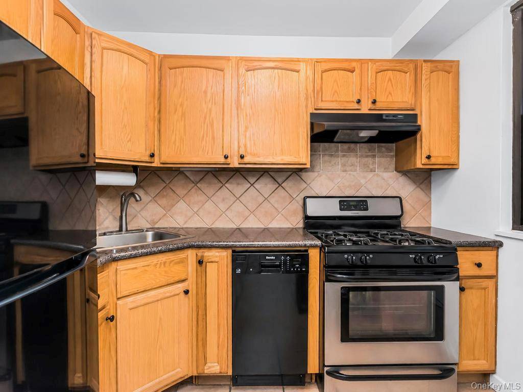 4705 Henry Hudson Pkwy #3B, Bronx, NY 10471