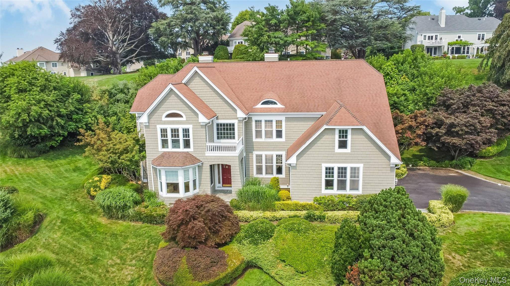 47 Pembroke DR, Glen Cove, NY 11542