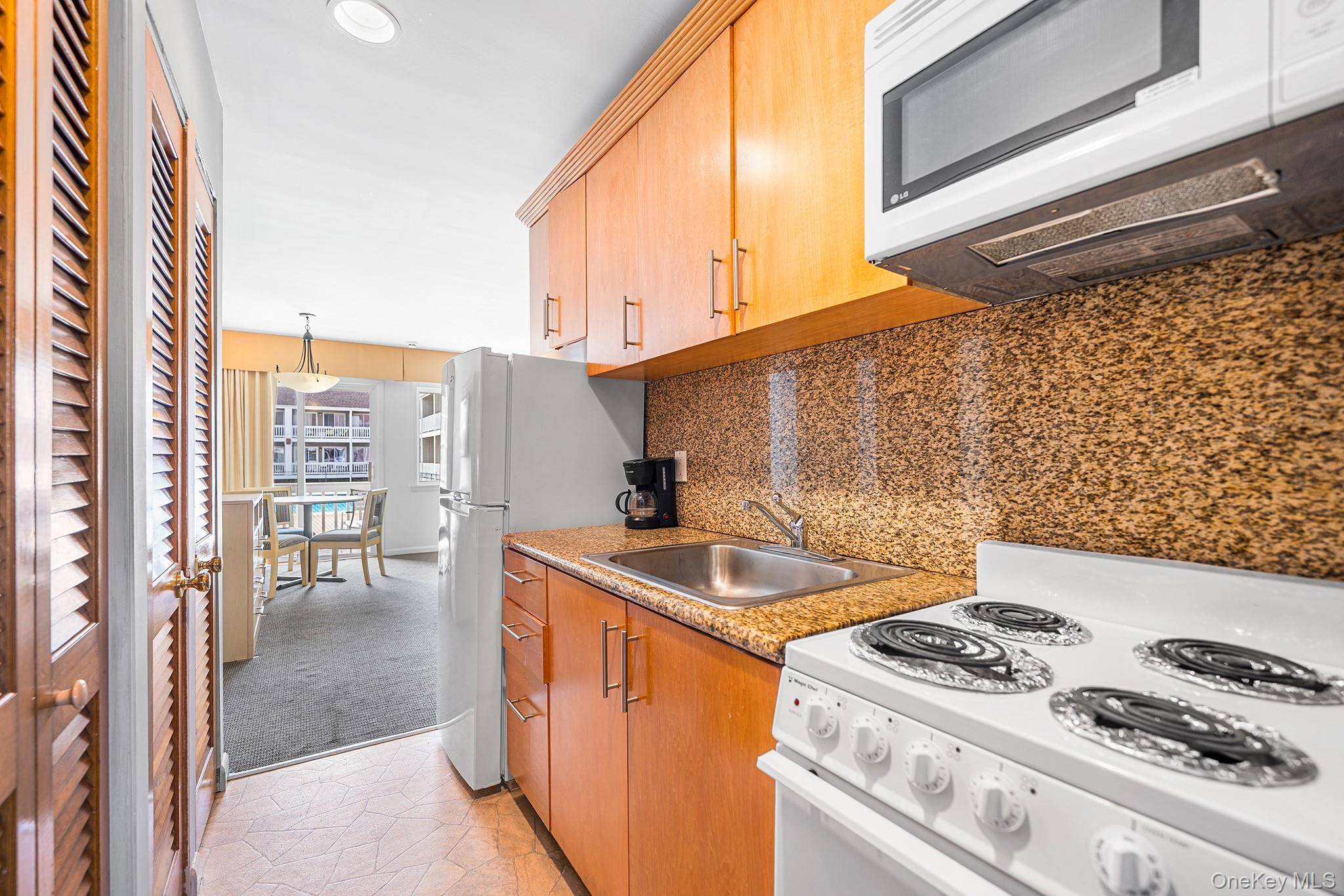 131 S Emerson AVE #235, Montauk, NY 11954
