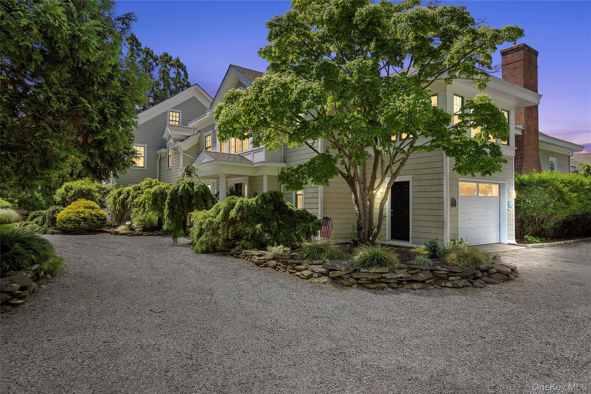 45 Beach LN, Westhampton Beach, NY 11978