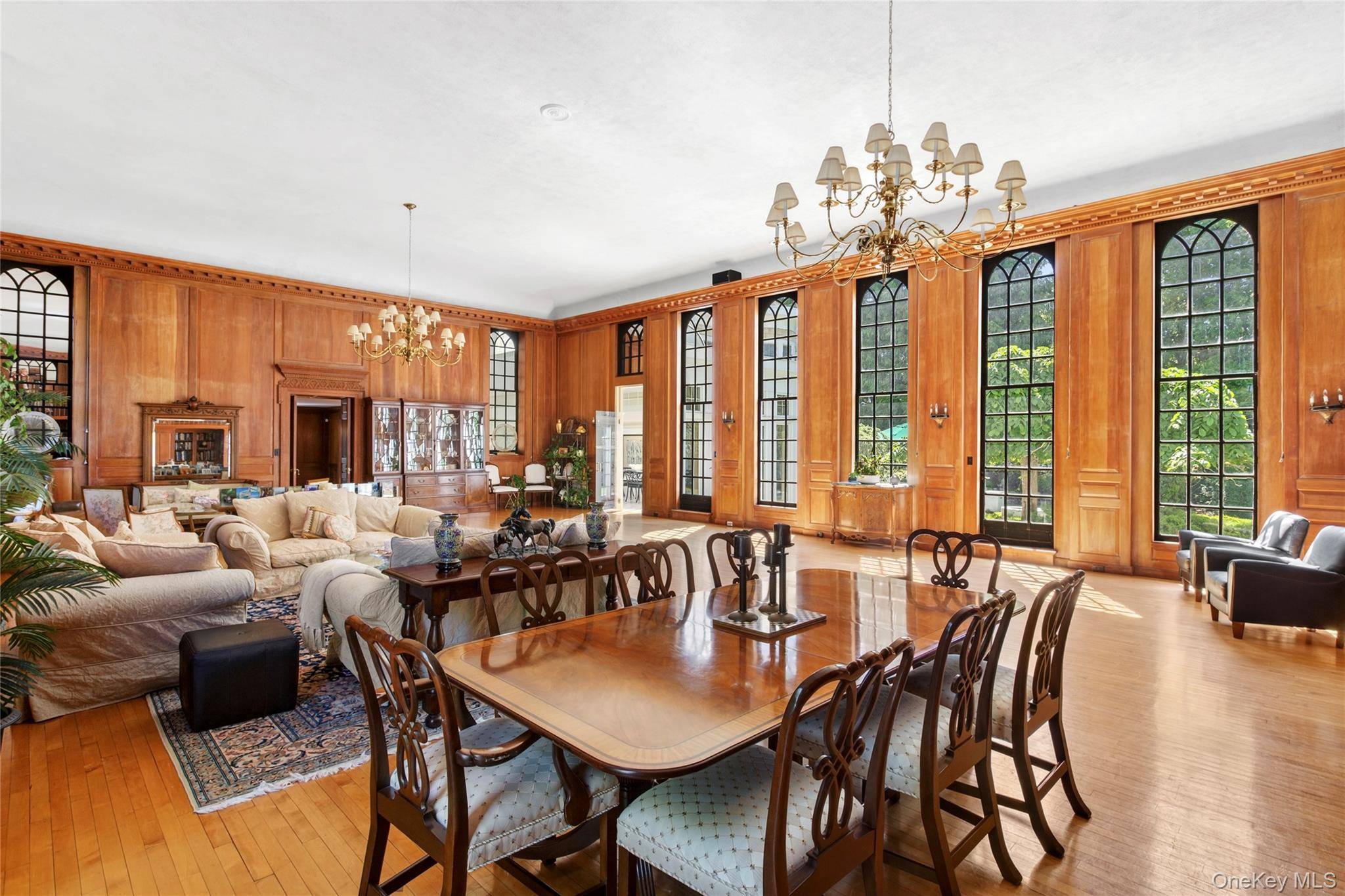 45 Beach LN, Westhampton Beach, NY 11978
