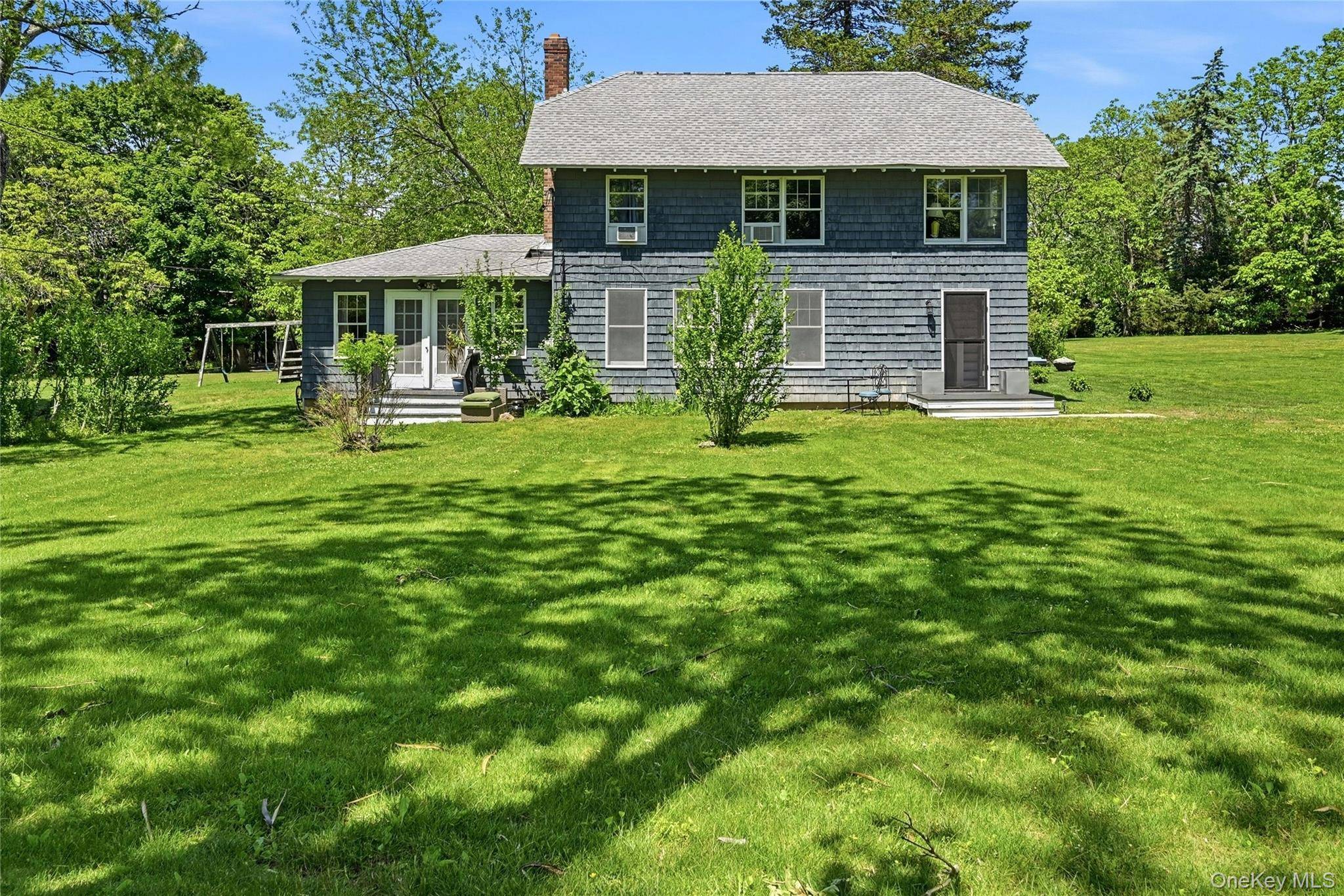 295 Jackson ST, New Suffolk, NY 11956