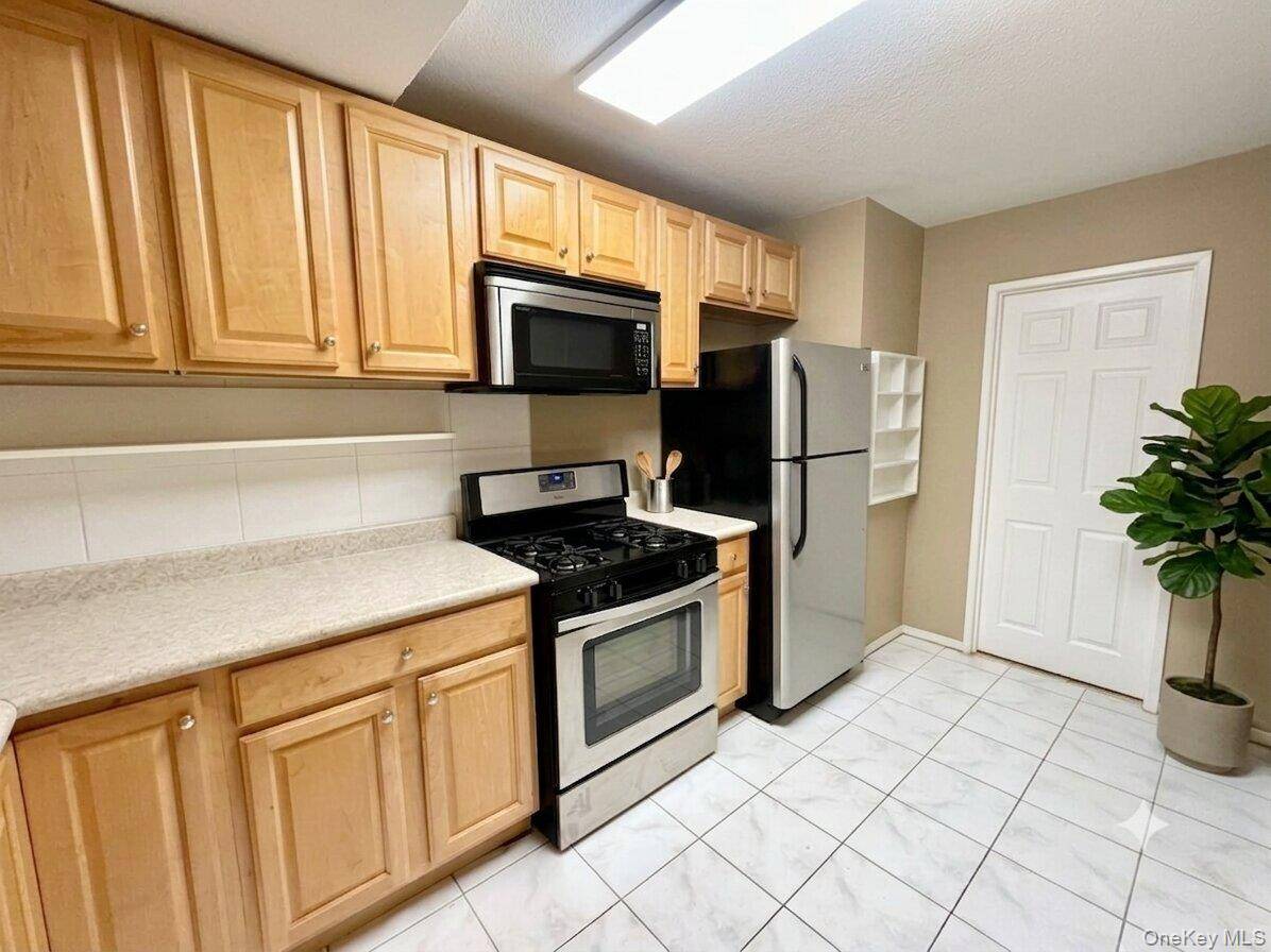 118 18 Union Tpke #Apt #B4, Kew Gardens, NY 11415