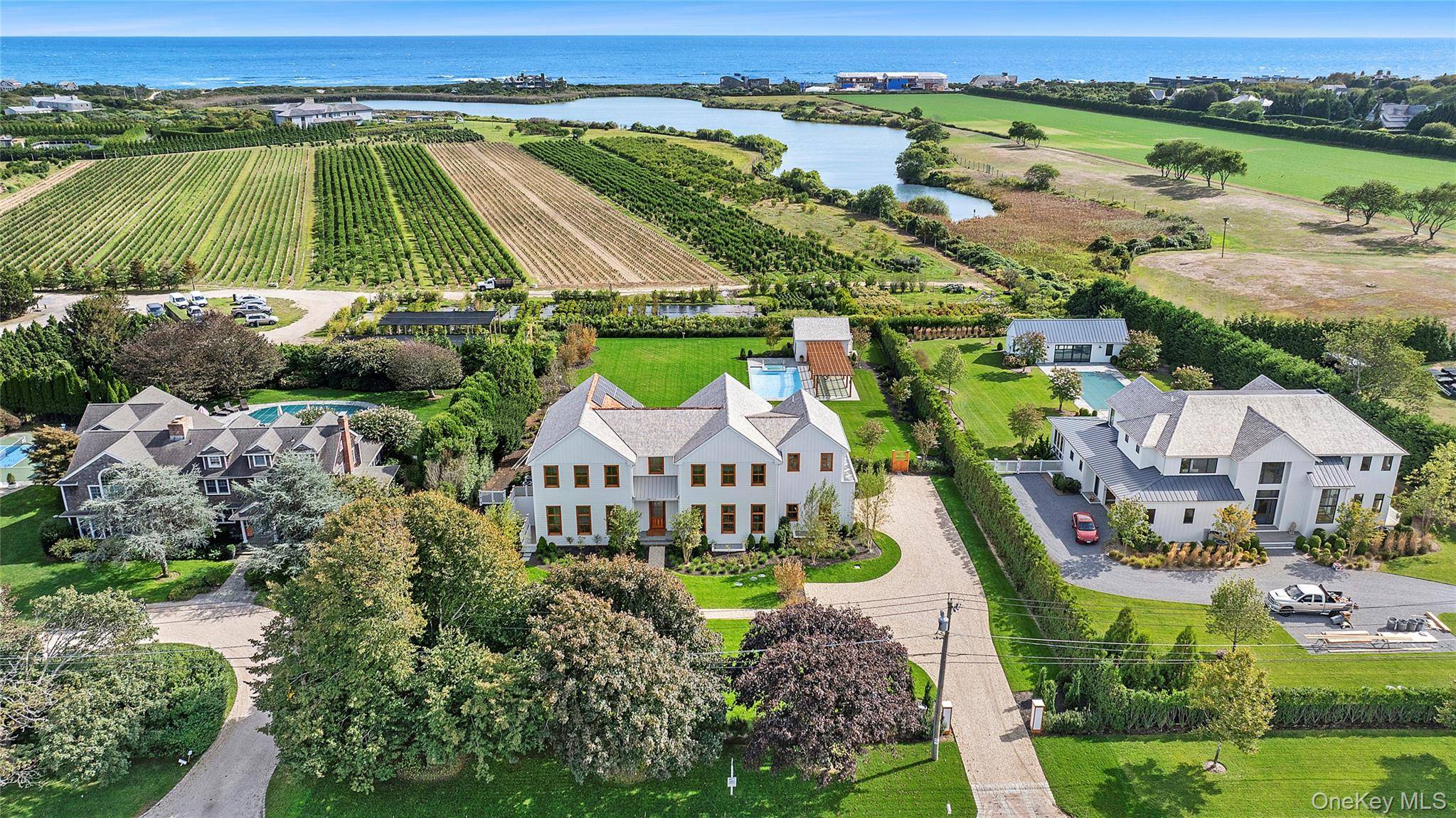 522 Wickapogue RD, Southampton, NY 11968