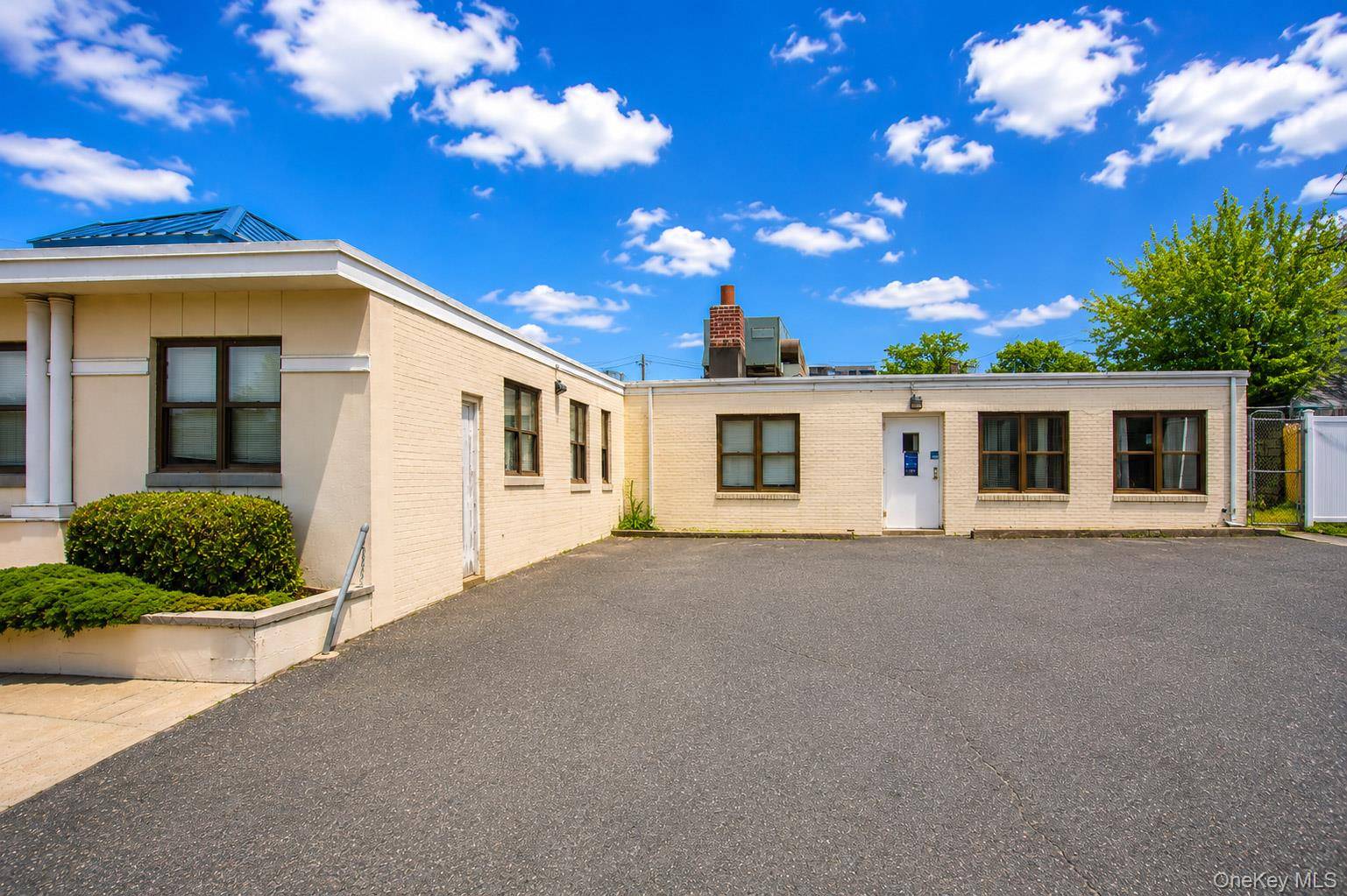 325 W Park AVE, Long Beach, NY 11561