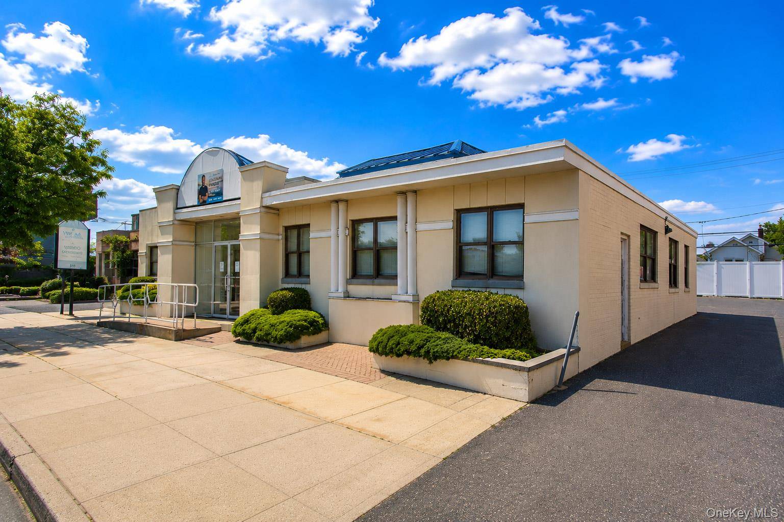 325 W Park AVE, Long Beach, NY 11561