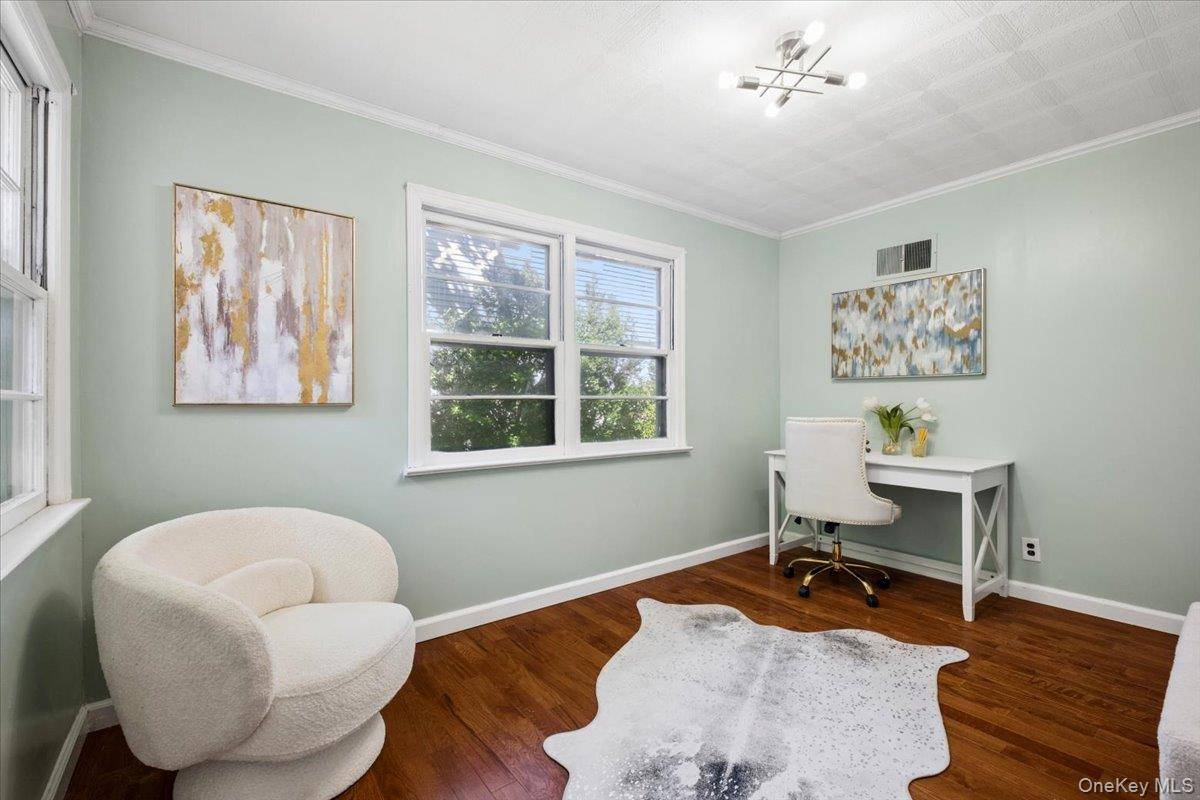 193 Rogers DR, Scarsdale, NY 10583