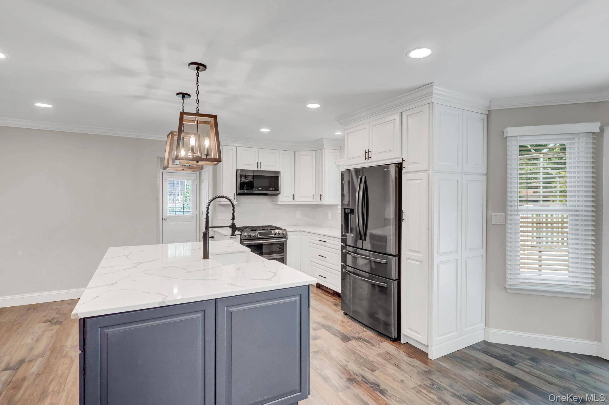 27 4th AVE, Rocky Point, NY 11778