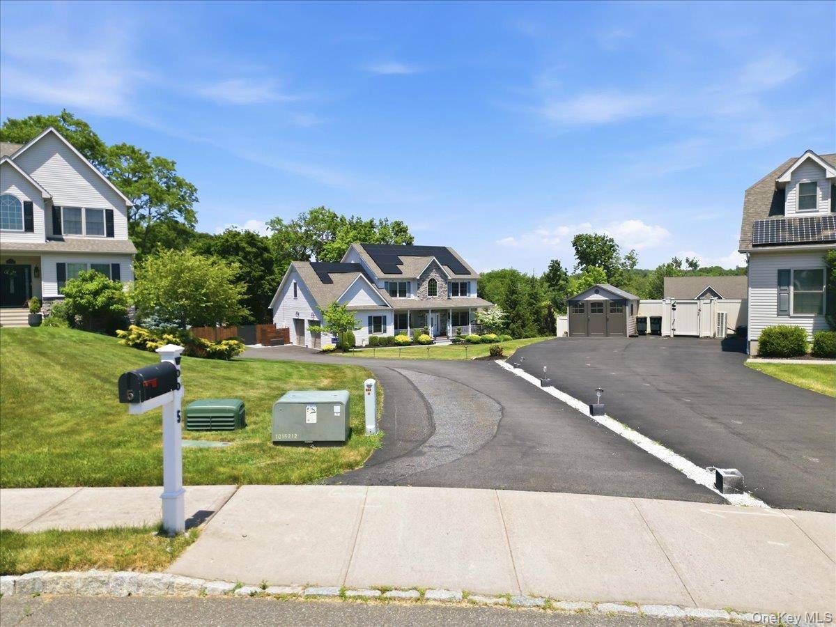 5 Gleneagles CT, Monroe, NY 10950