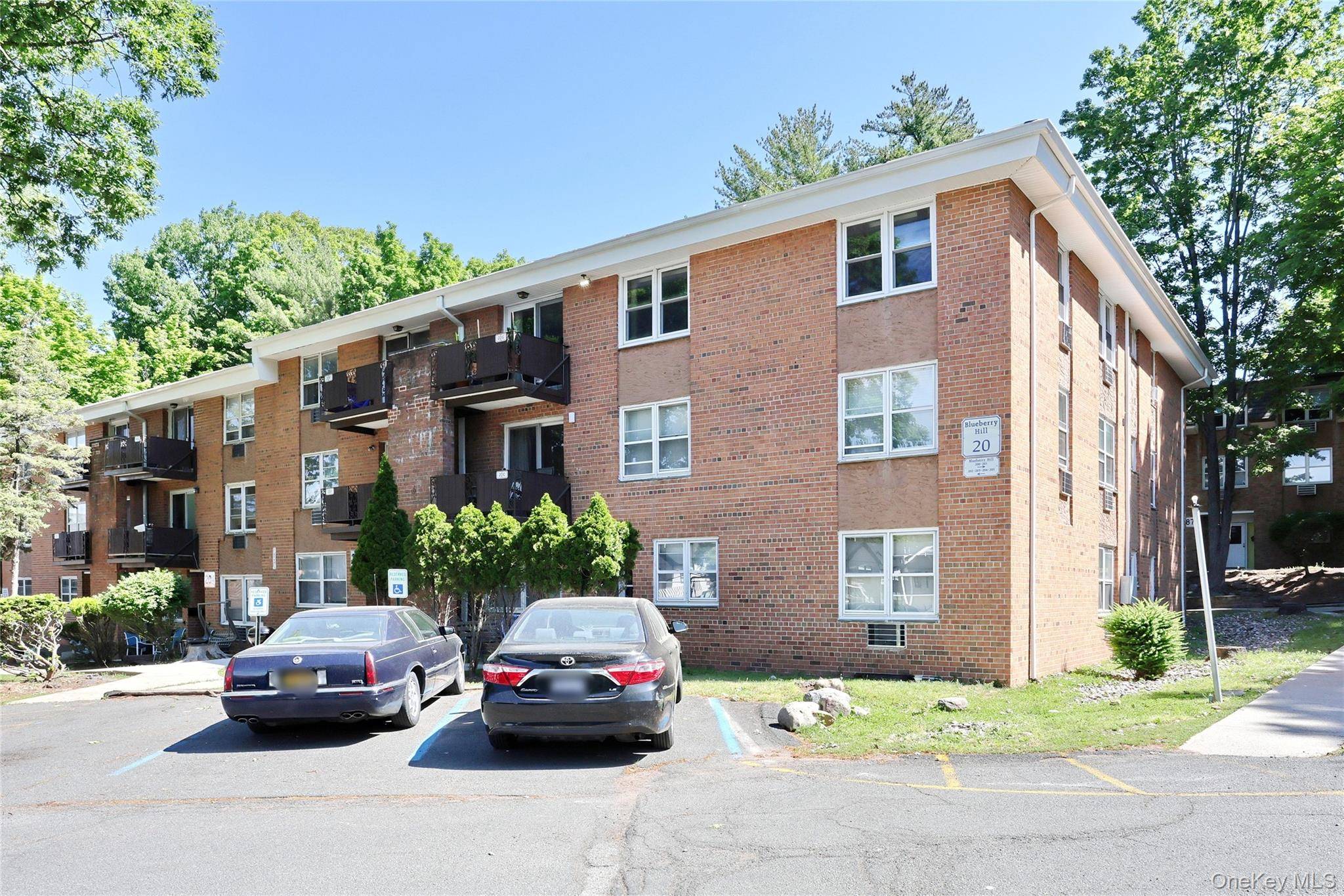 202 Kearsing Pkwy, Monsey, NY 10952