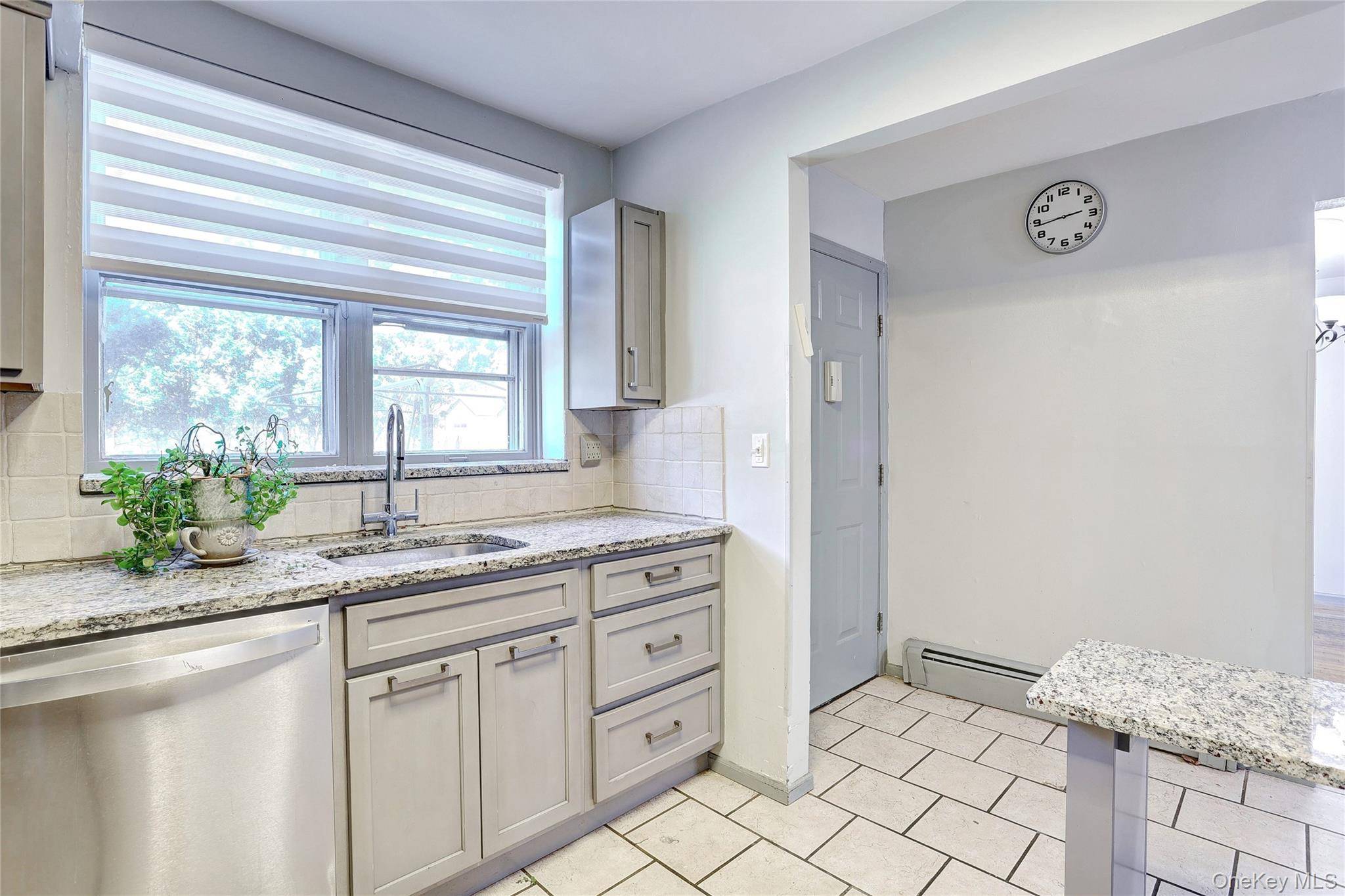 202 Kearsing Pkwy, Monsey, NY 10952
