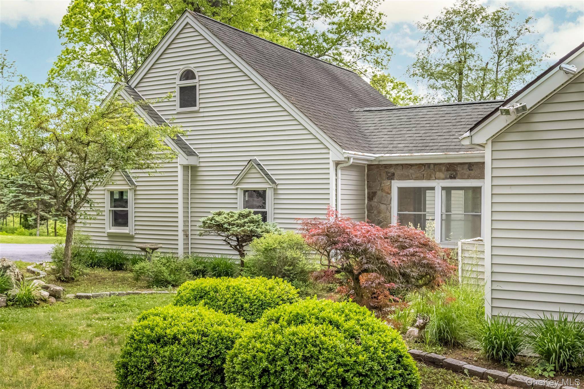 18 Military LN, Gardiner, NY 12525