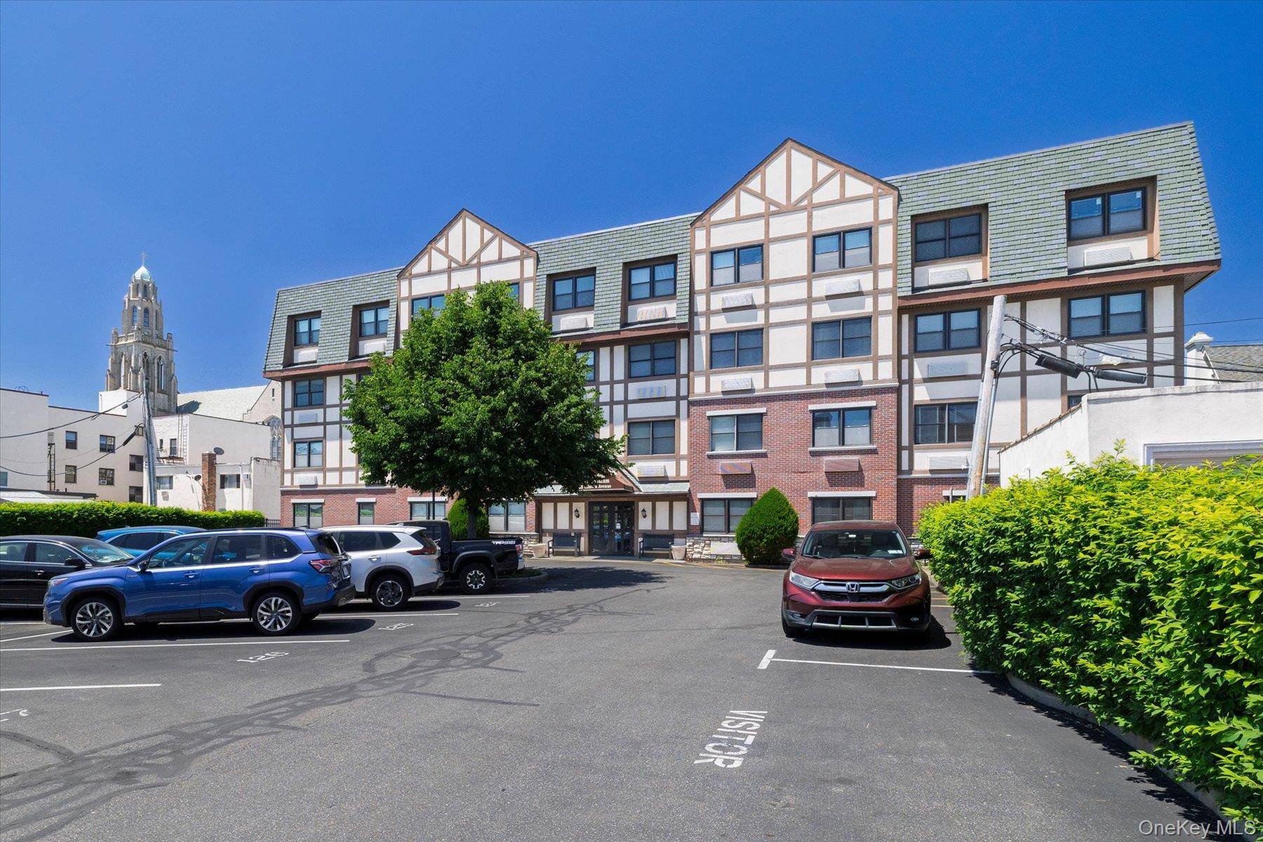 55 Clinton AVE #401, Rockville Centre, NY 11570