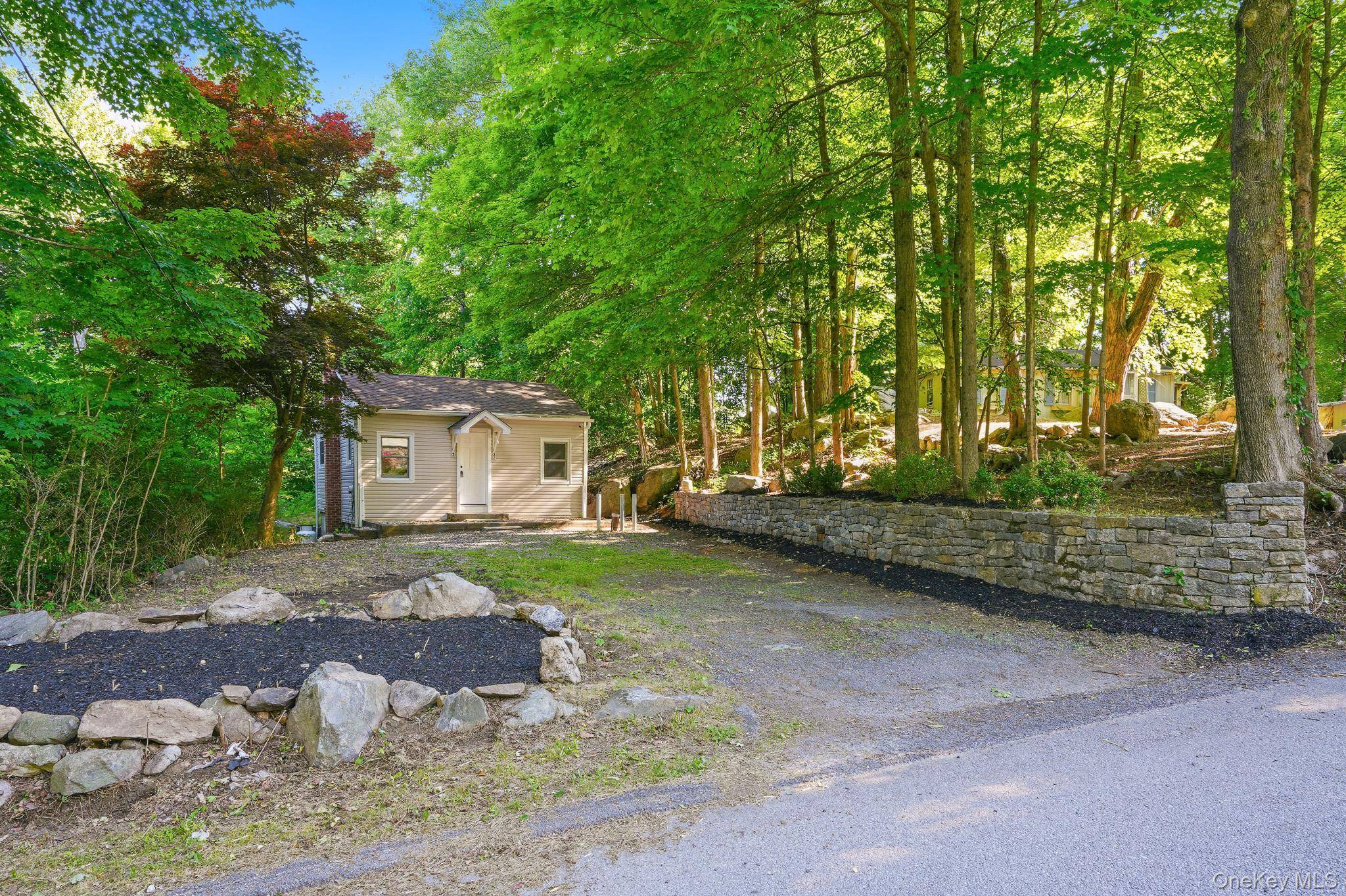 32 Lacona DR, Patterson, NY 12563