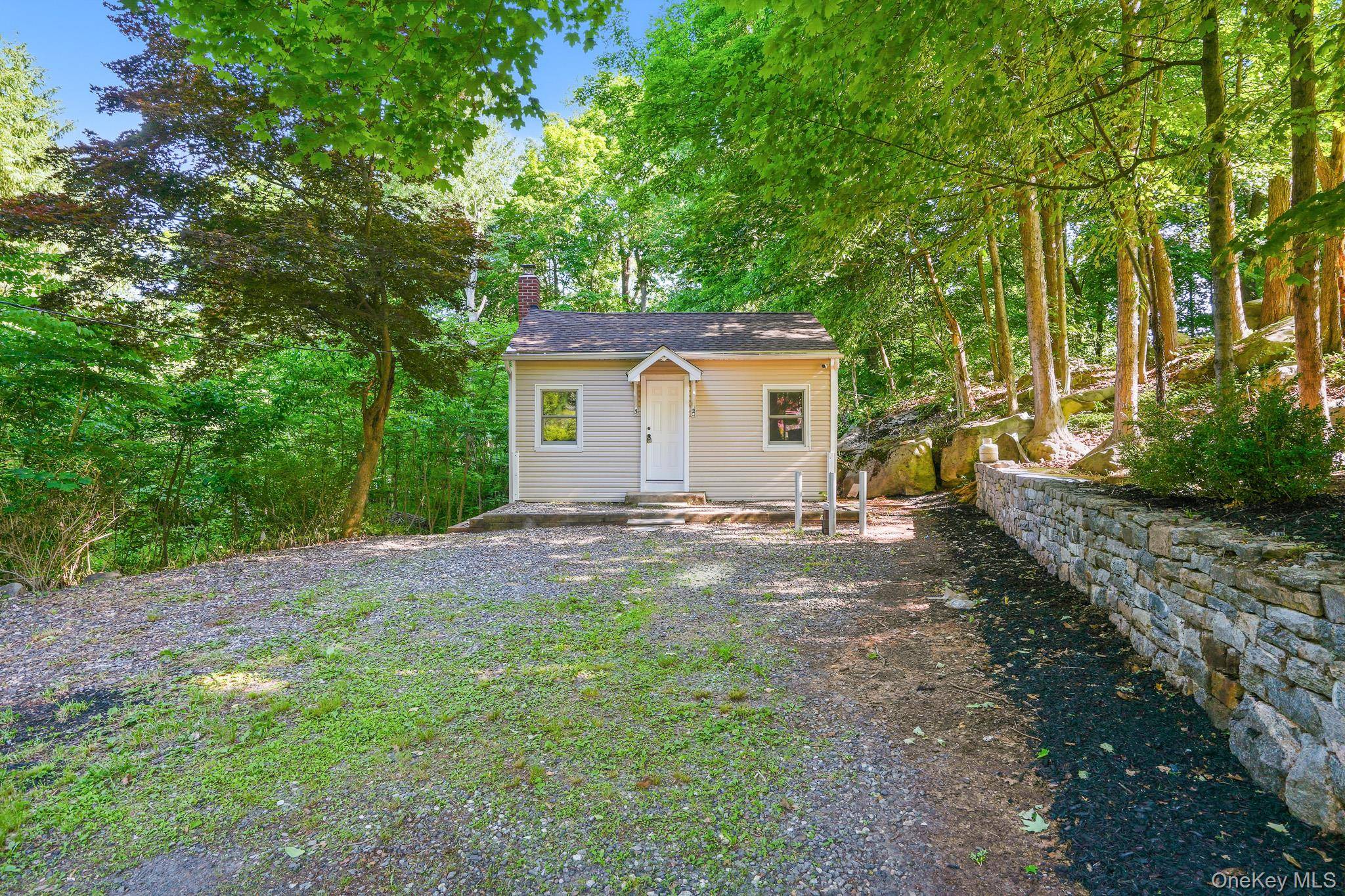 32 Lacona DR, Patterson, NY 12563