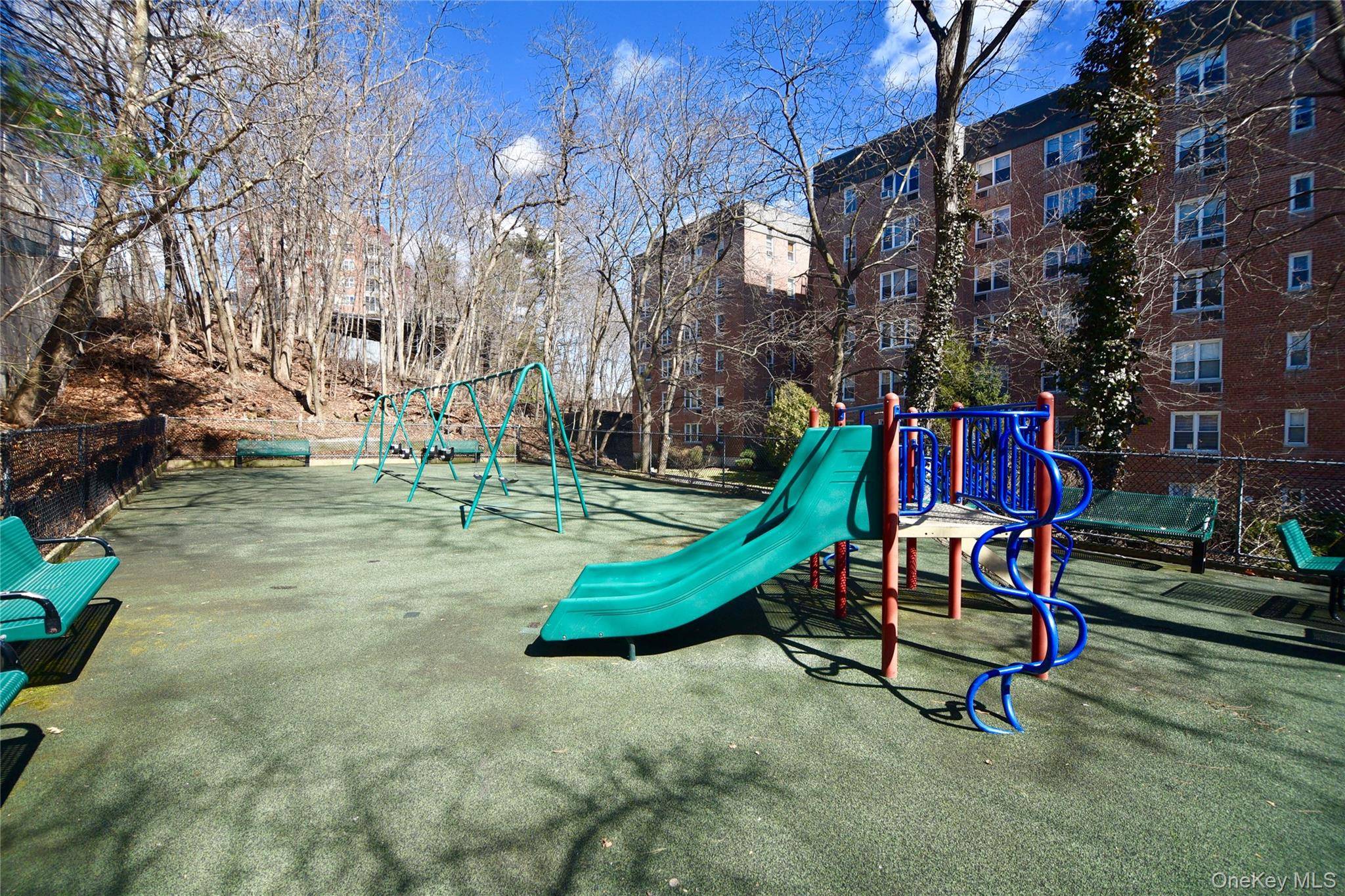2 Sadore LN #5F, Yonkers, NY 10710