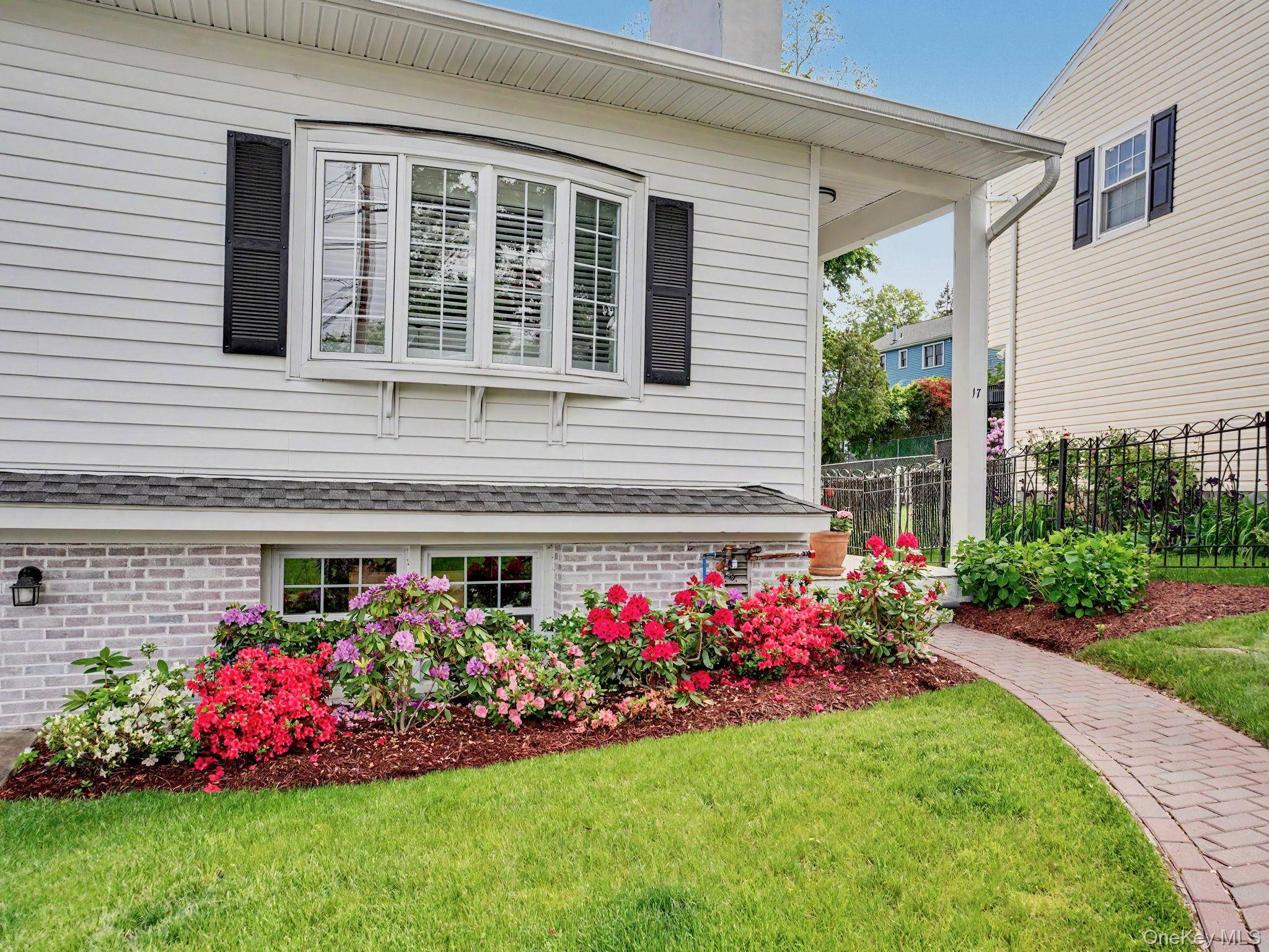 17 Gedney WAY, White Plains, NY 10605