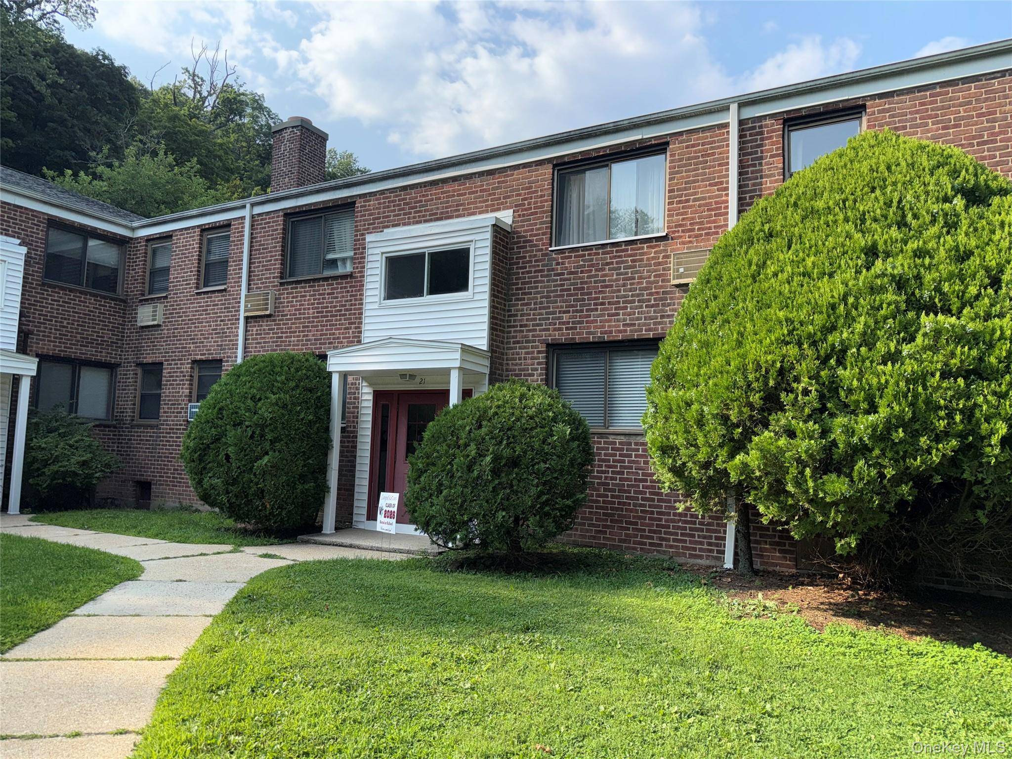 21 Lawrence DR #A, White Plains, NY 10603