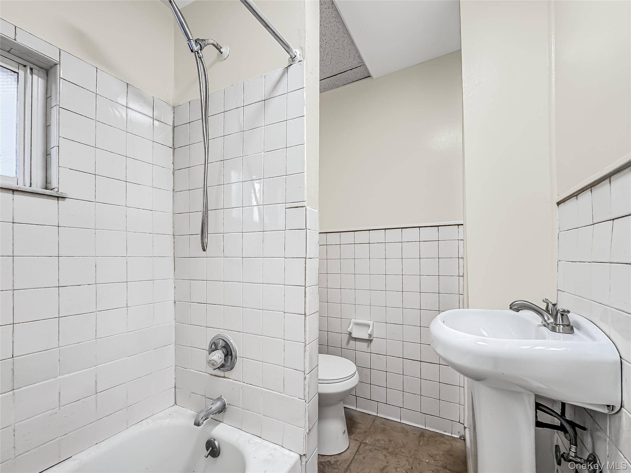 119 S 11th AVE #1, Mount Vernon, NY 10550