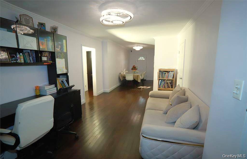 71-38 147th ST #27A, Kew Garden Hills, NY 11367