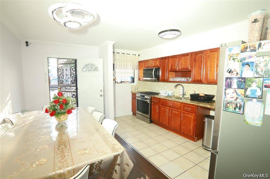 71-38 147th ST #27A, Kew Garden Hills, NY 11367