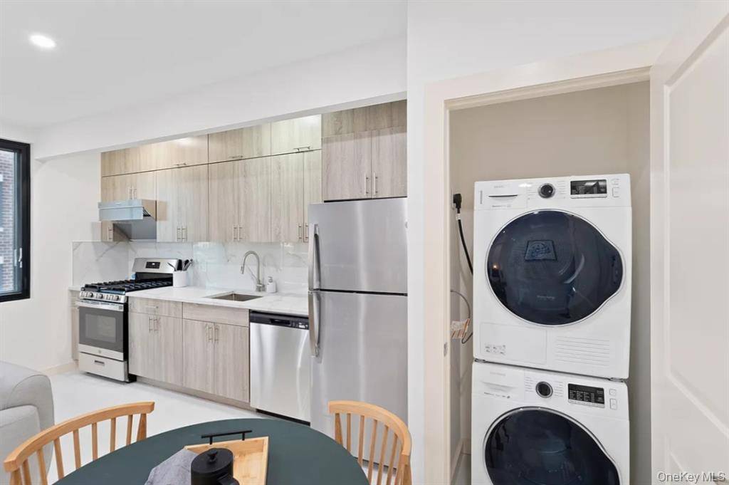 124-28 Queens BLVD #PH-B, Kew Gardens, NY 11415