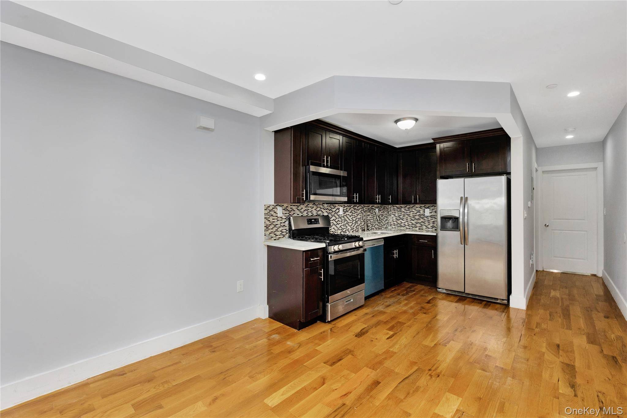 164-15 104th RD, Jamaica, NY 11433