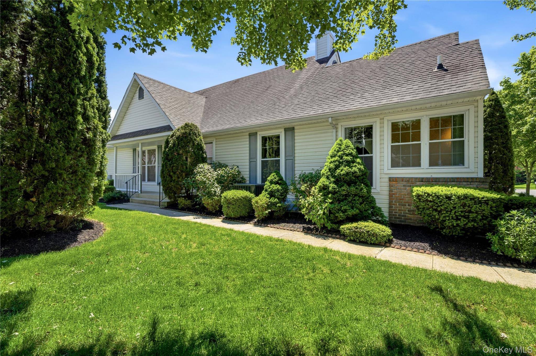 2508 Nicole DR, Port Jefferson Station, NY 11776