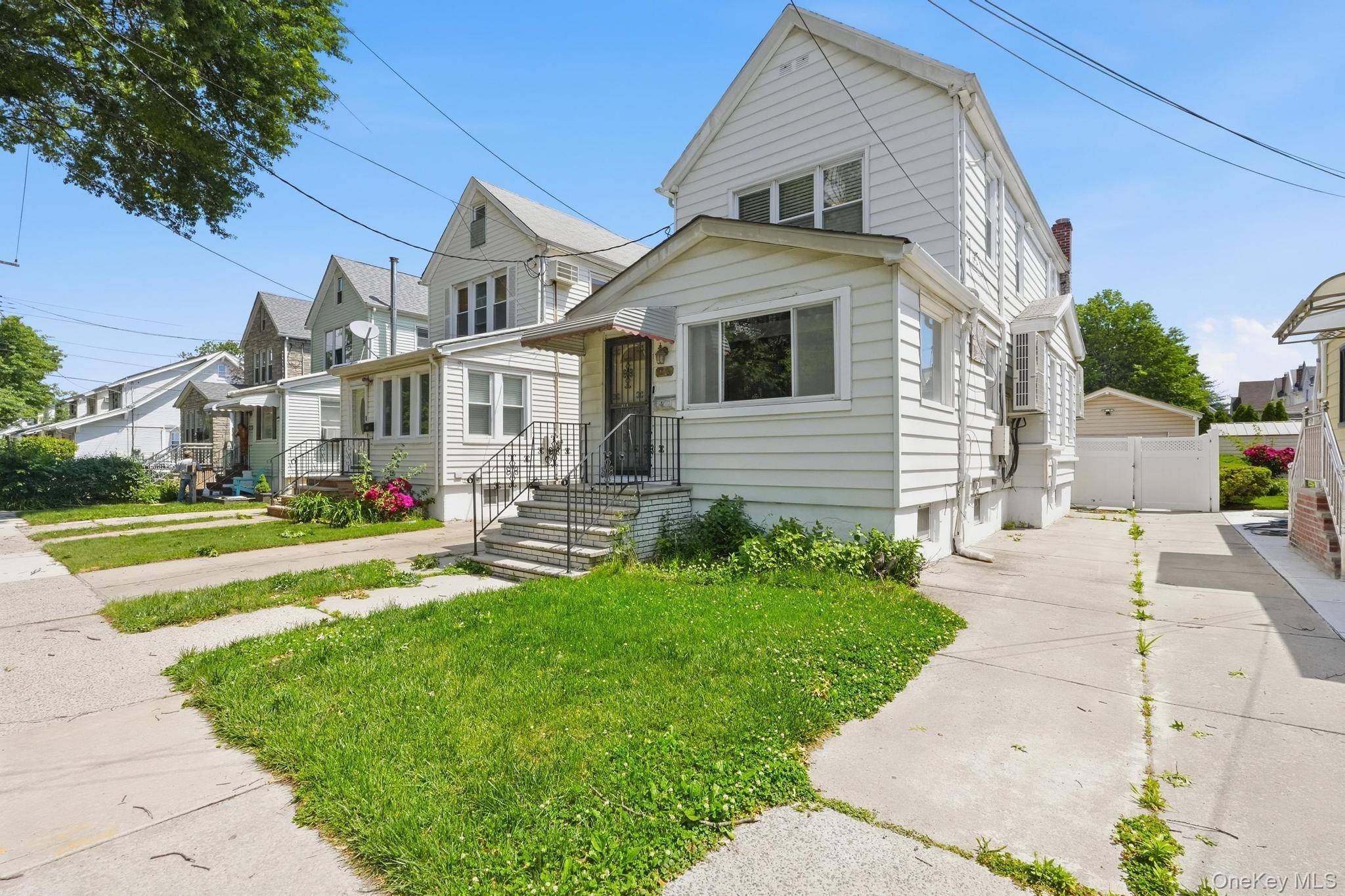 92-51 Winchester BLVD, Queens Village, NY 11428