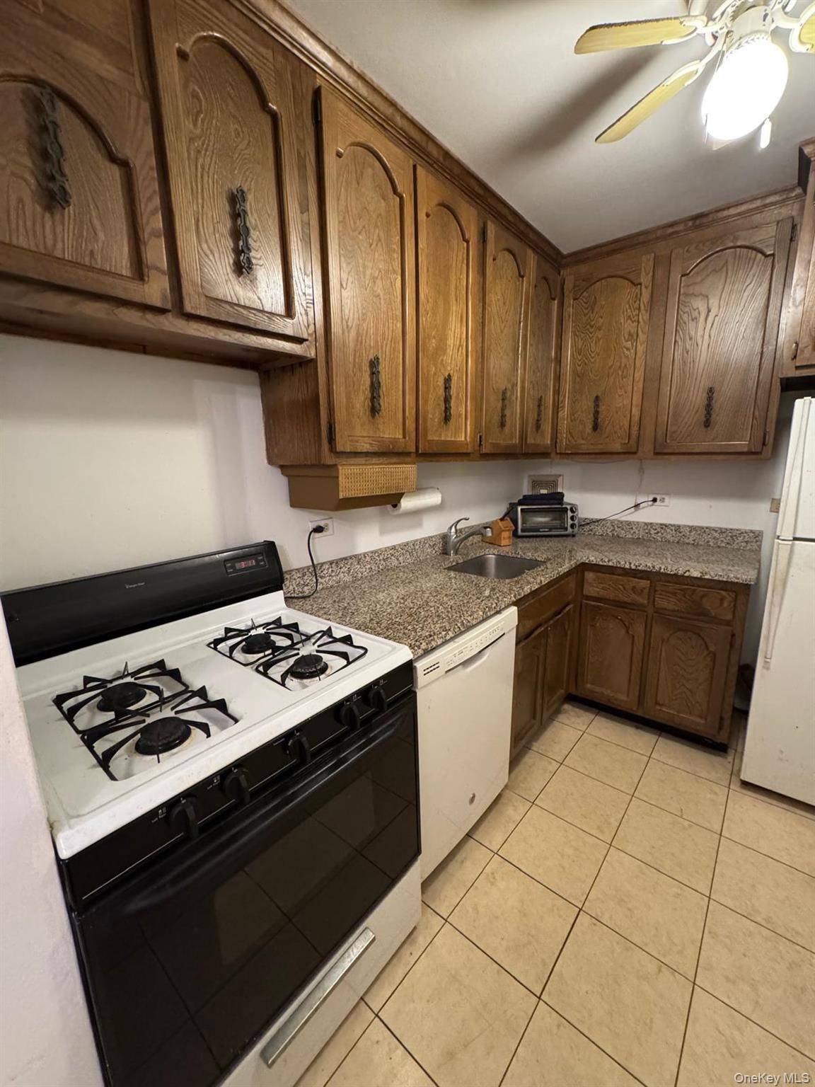 50 Barker ST #332, Mount Kisco, NY 10549