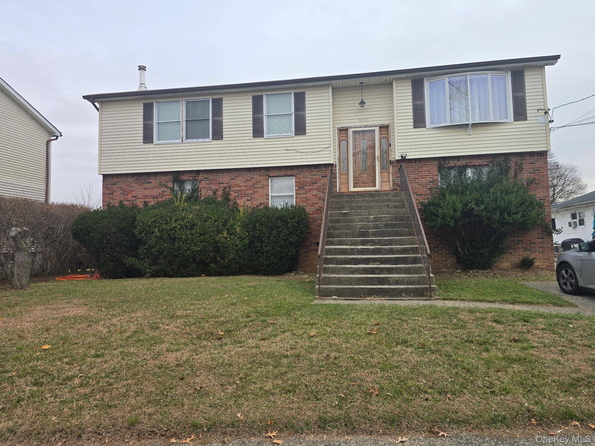 1095 Pinebrook CT, West Hempstead, NY 11552