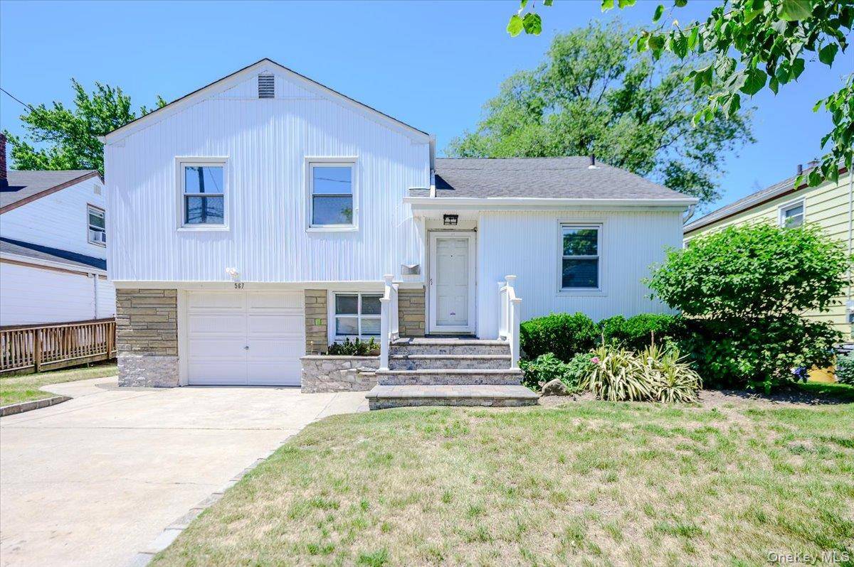 567 Oxford RD, Cedarhurst, NY 11516