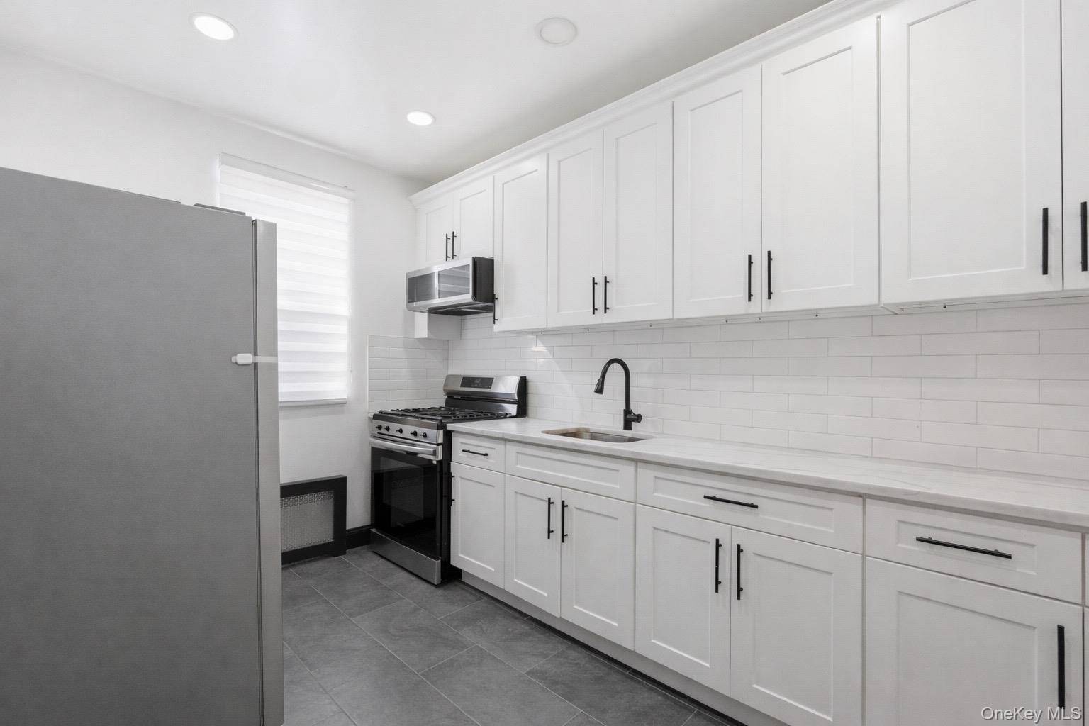 6089 54th ST, Maspeth, NY 11378