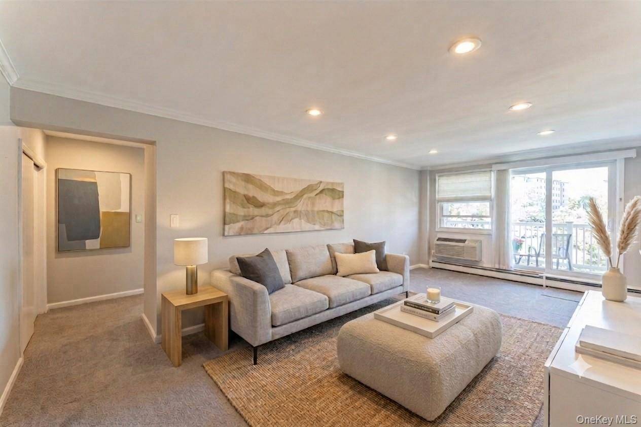 61 Maine AVE #D14, Rockville Centre, NY 11570