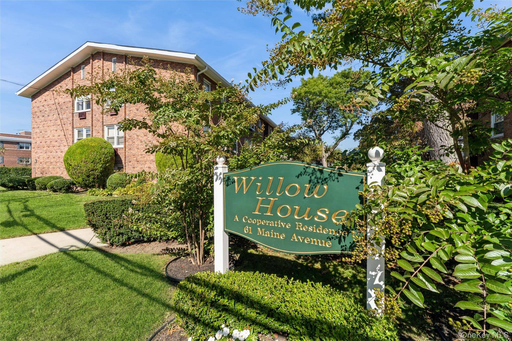 61 Maine AVE #D14, Rockville Centre, NY 11570