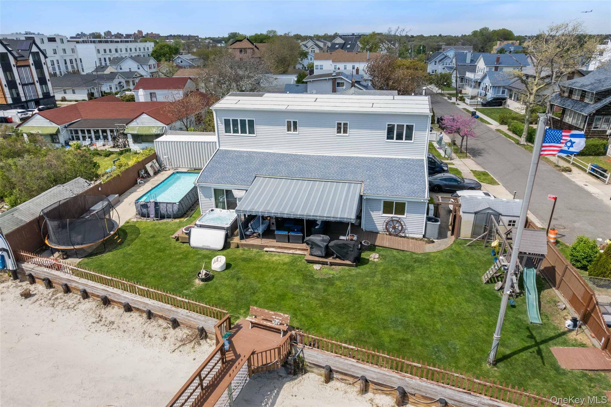 125 Beach 3rd ST, Far Rockaway, NY 11691