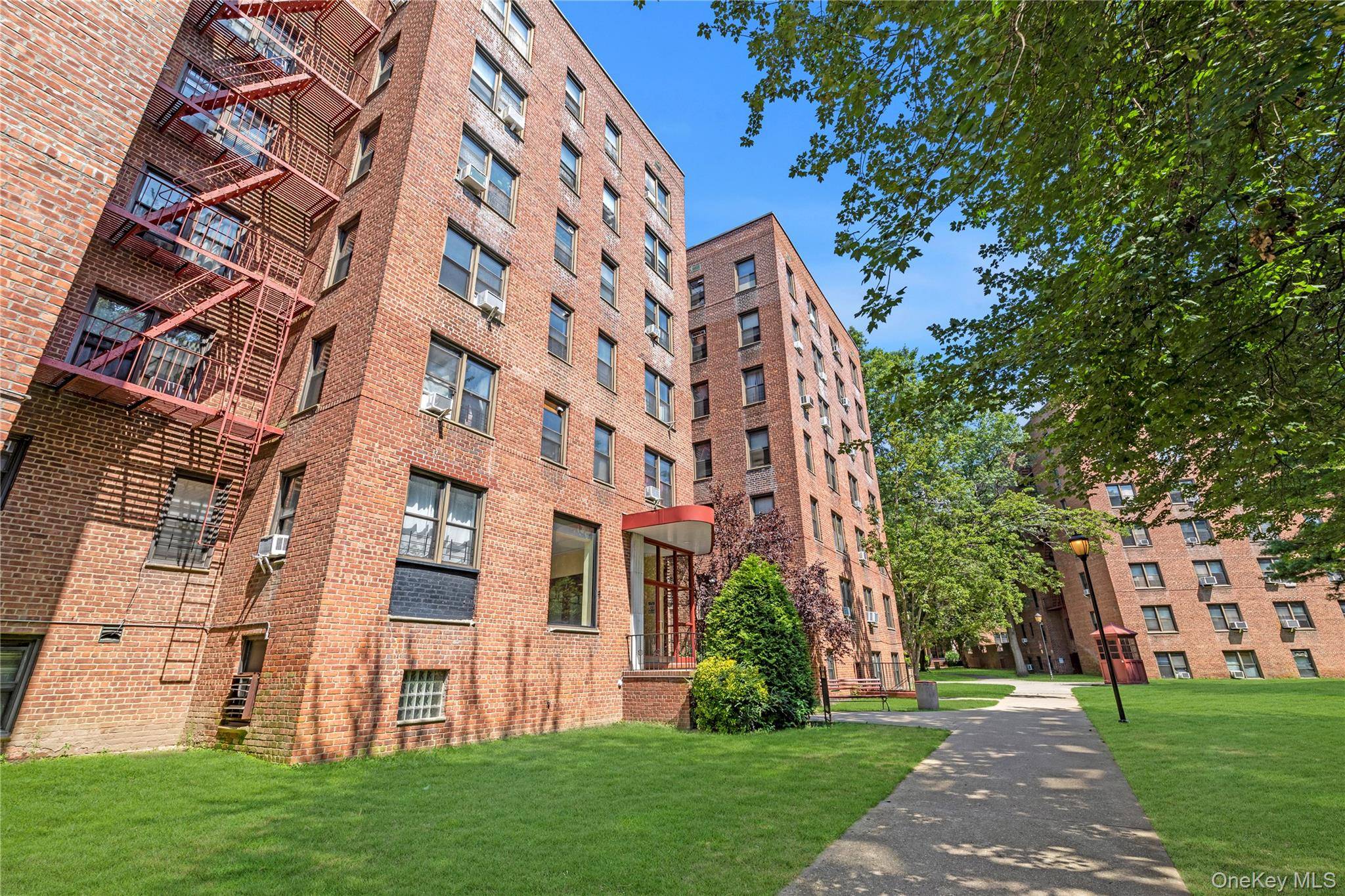 150-11 72nd RD #6E, Kew Garden Hills, NY 11367