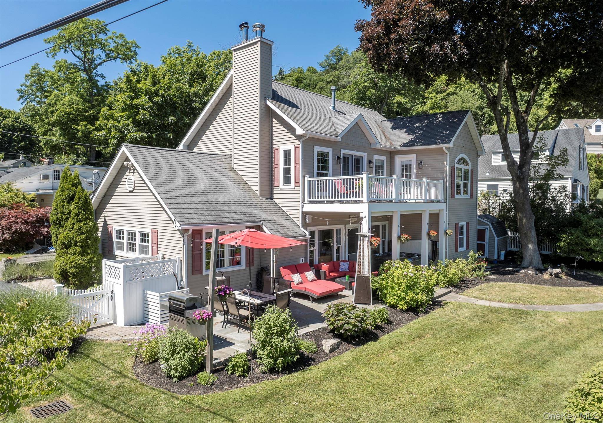 1 Colonial DR, Mahopac, NY 10541