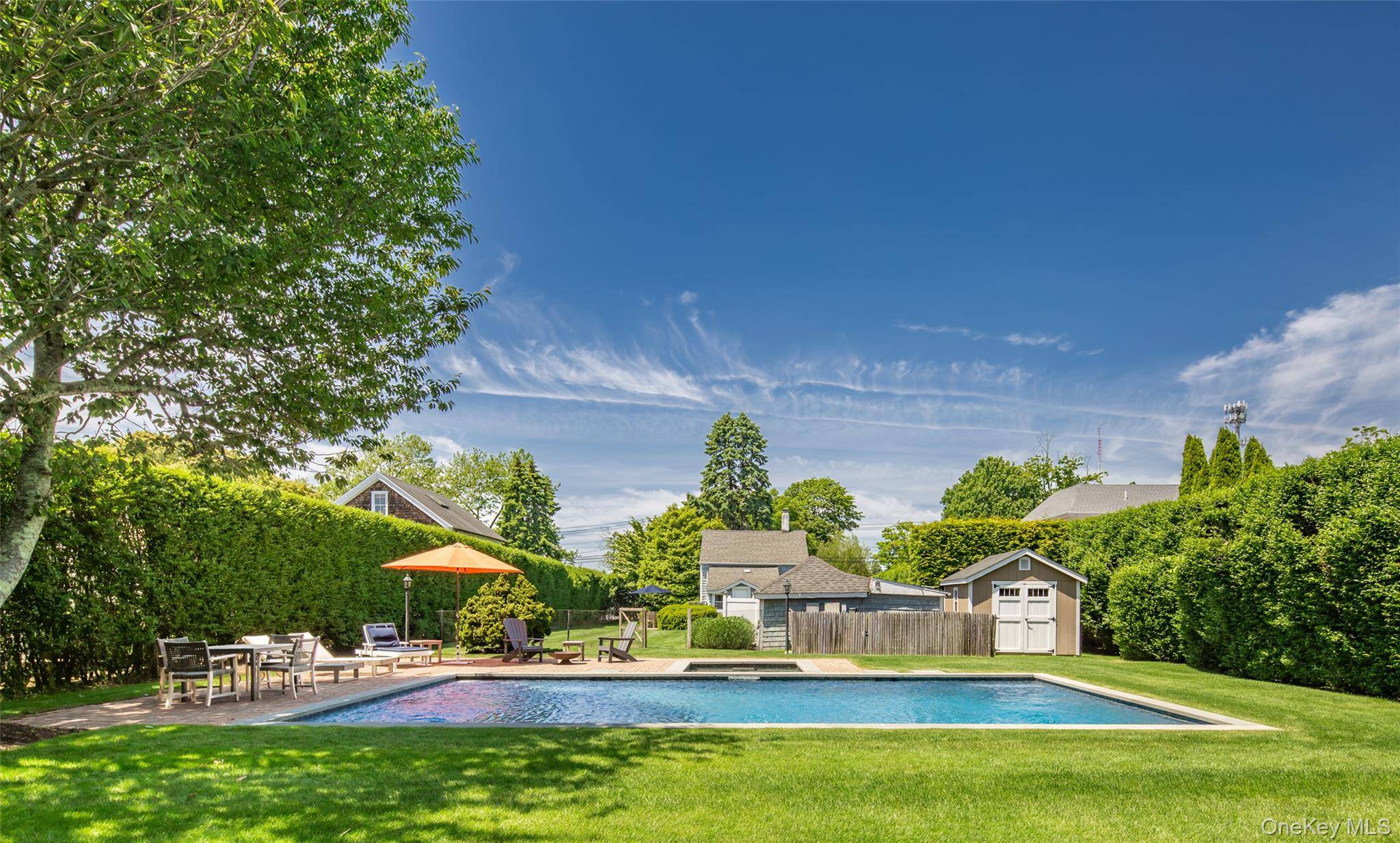98 Powell AVE, Southampton, NY 11968