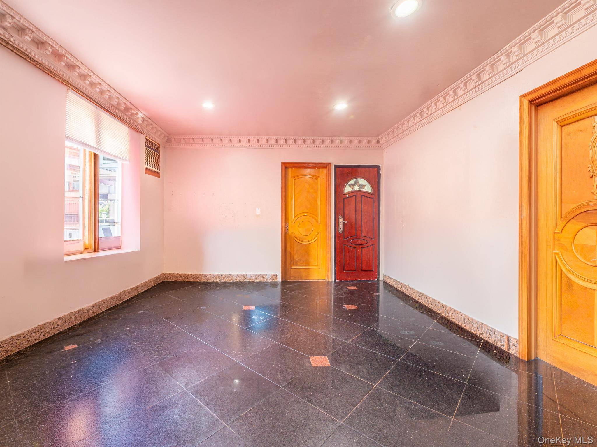 11614 Bessemer ST, Richmond Hill, NY 11418