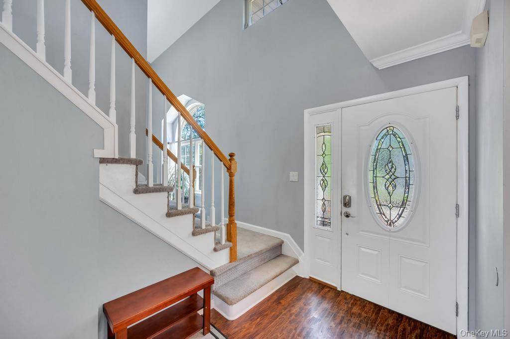 14 Cherry RD, Rocky Point, NY 11778