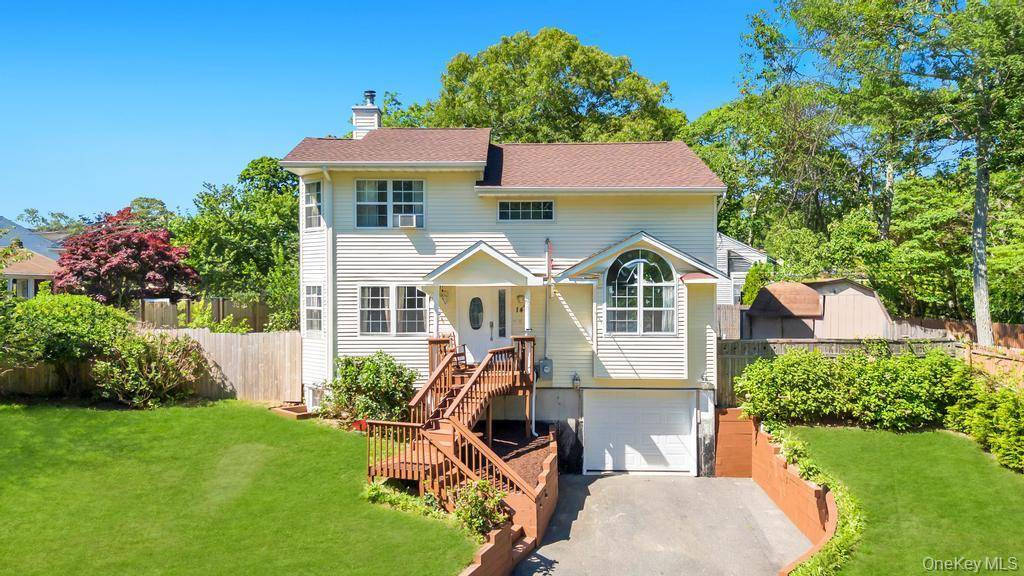 14 Cherry RD, Rocky Point, NY 11778