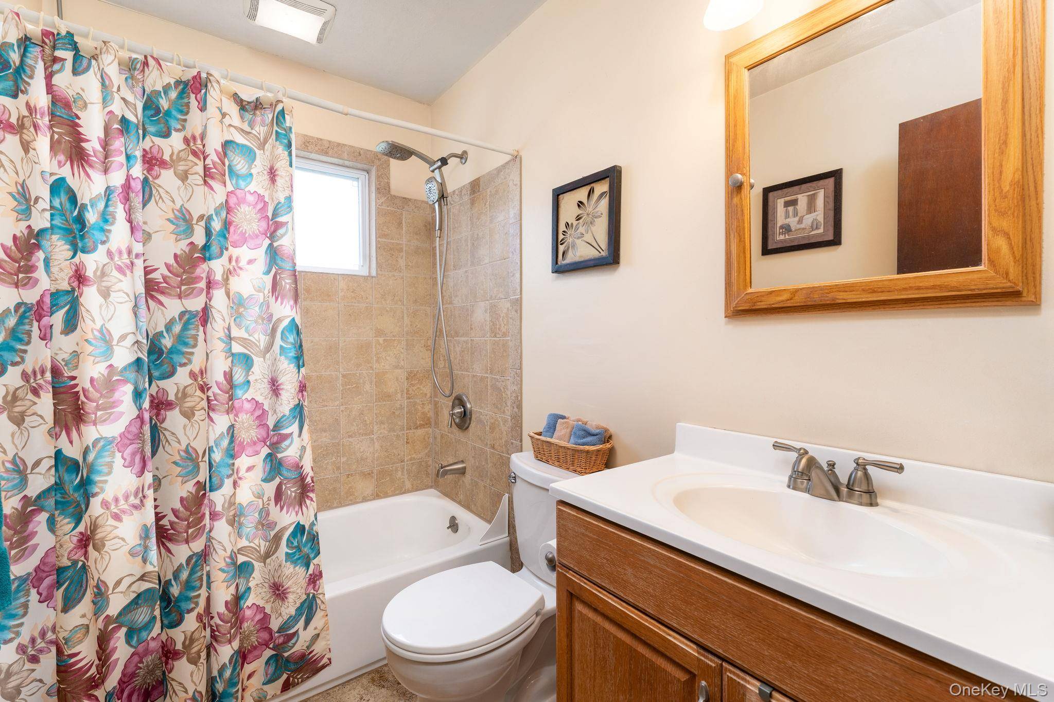 119 Stuyvesant DR, Port Jefferson Station, NY 11776