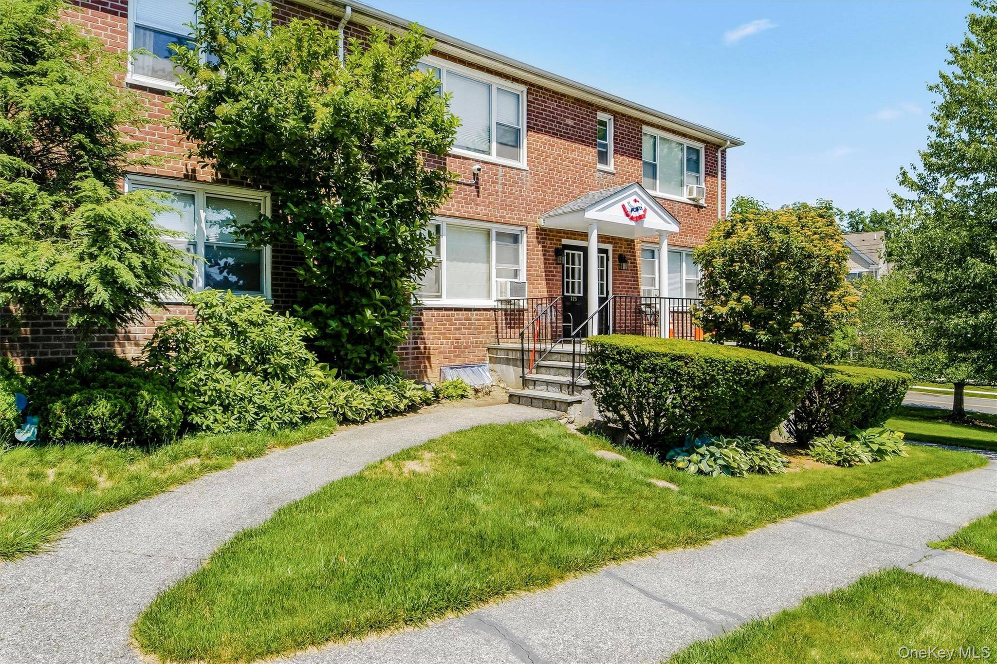 225 Schrade RD #1E, Briarcliff Manor, NY 10510