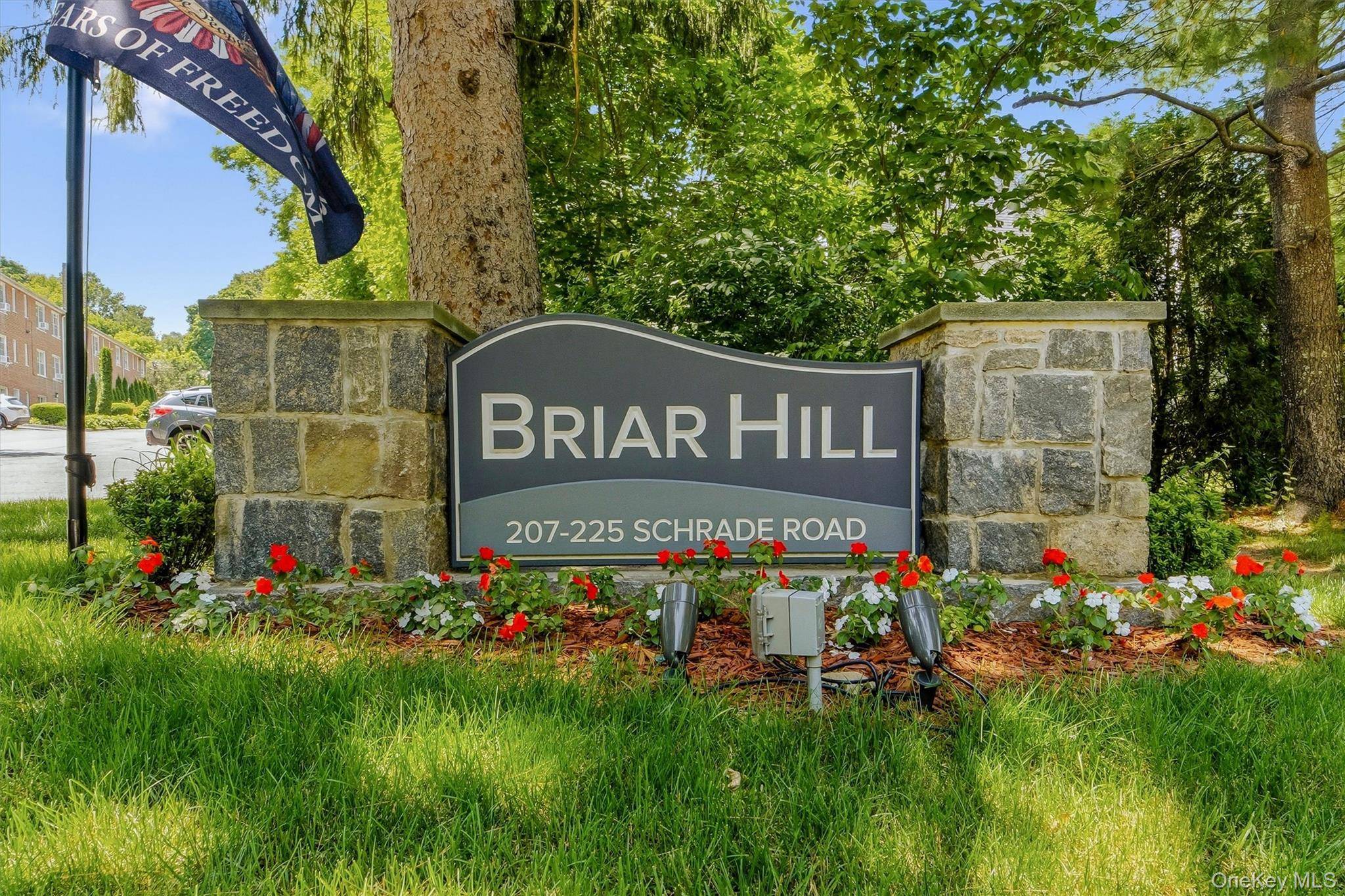 225 Schrade RD #1E, Briarcliff Manor, NY 10510